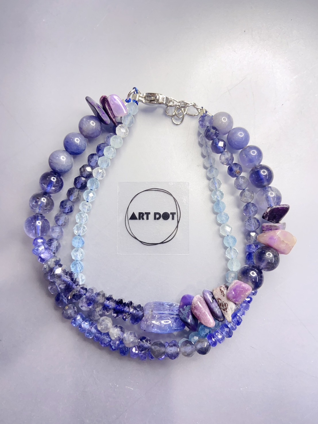 藍紫幻境丨堇青石、舒俱萊石、丹泉石、與海藍寶