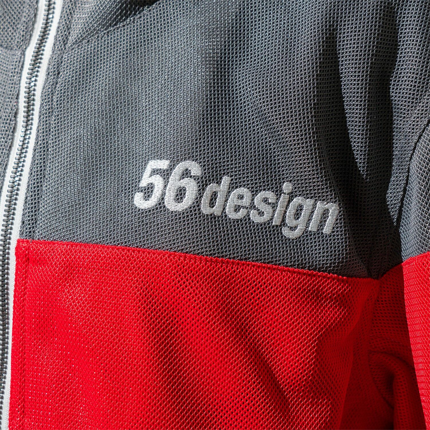 56DESIGN × KUSHITANI聯名Mesh Hoodie，高透氣網眼設計，鮮明撞色搭配，夏季騎行涼爽又吸睛