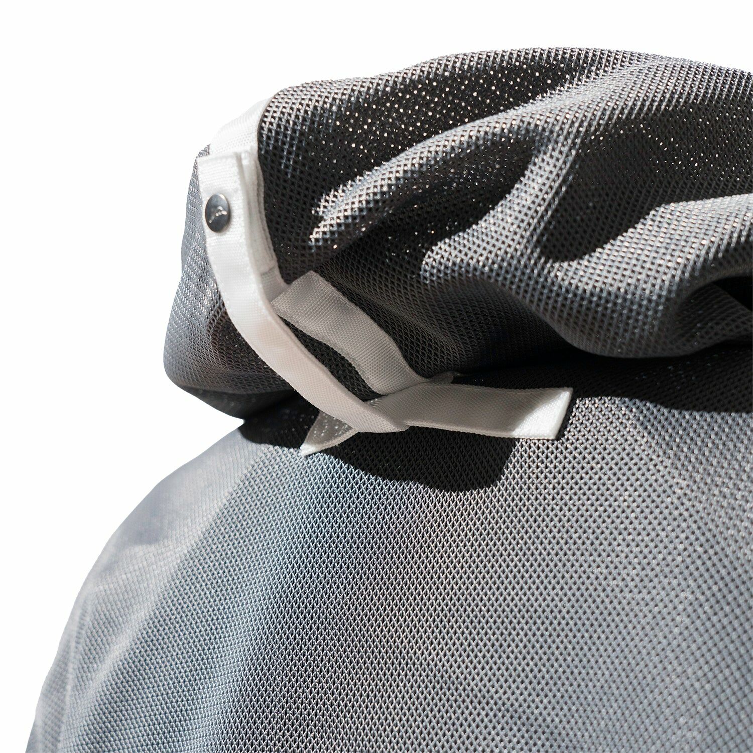 Mesh Hoodie，56DESIGN × KUSHITANI聯名外套，採用高密度網布，全身透氣結構與多彩色系，夏季通勤必備