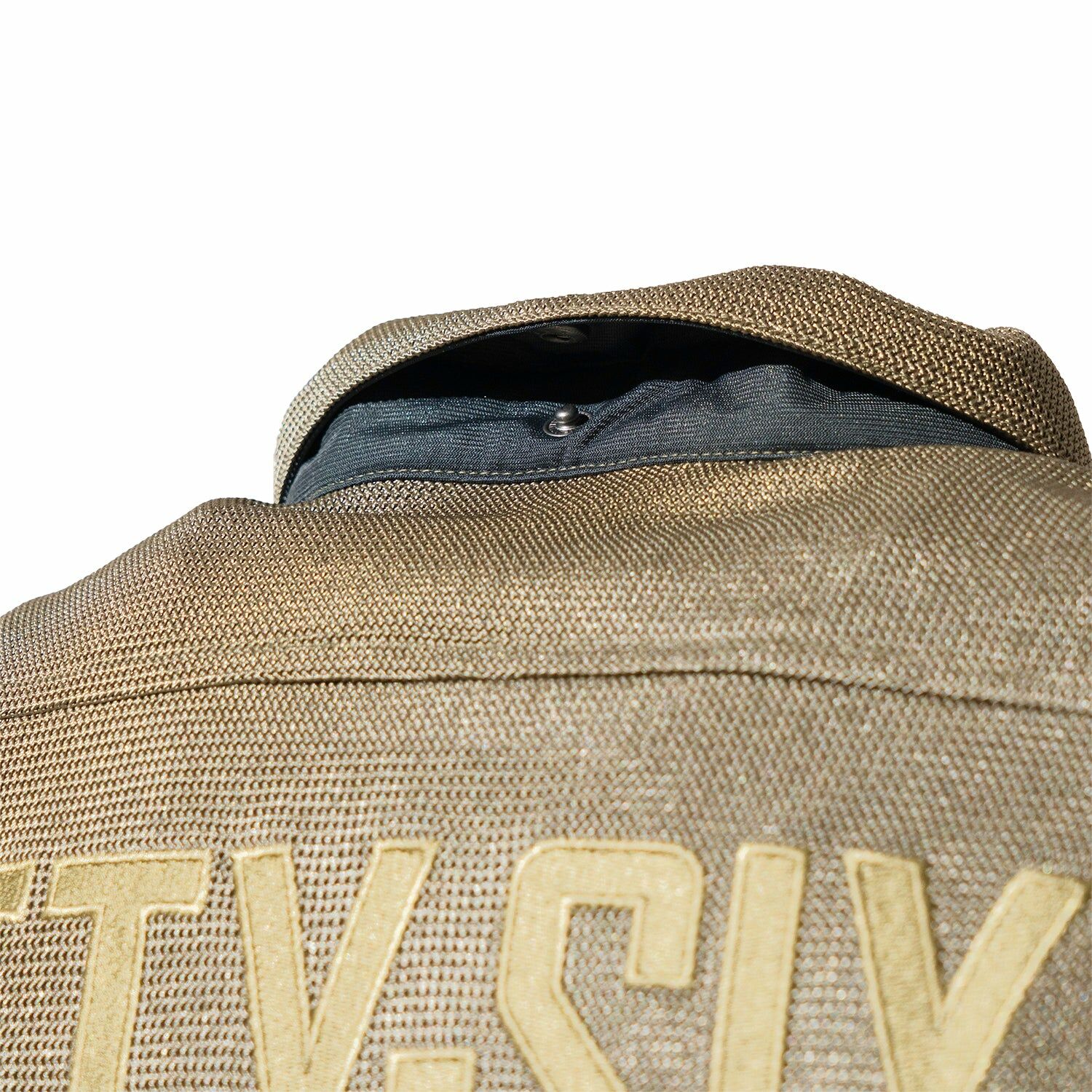 56DESIGN WORKER MESH JACKET外套，採用全身網布透氣結構，配色大膽獨特，讓夏季騎行也能輕盈舒適