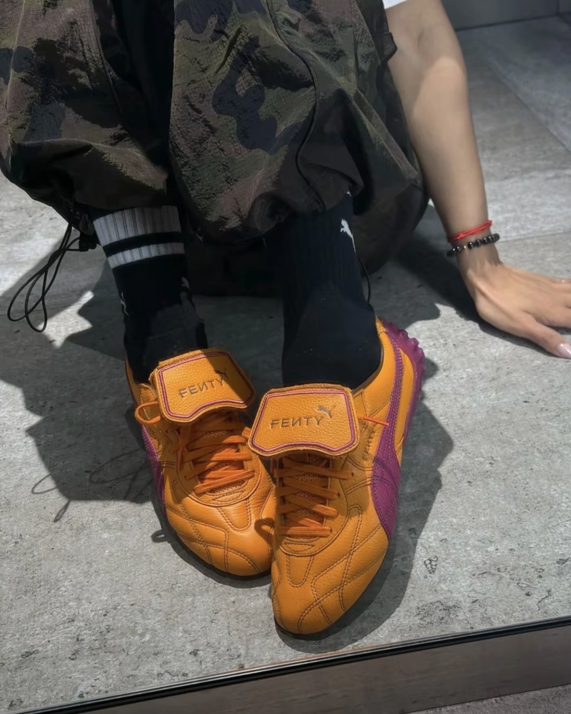 【Focus Store】預購 FENTY x PUMA Avanti LS Stitched "Pumpkin Pie" 橘粉 薄底鞋 404813-01