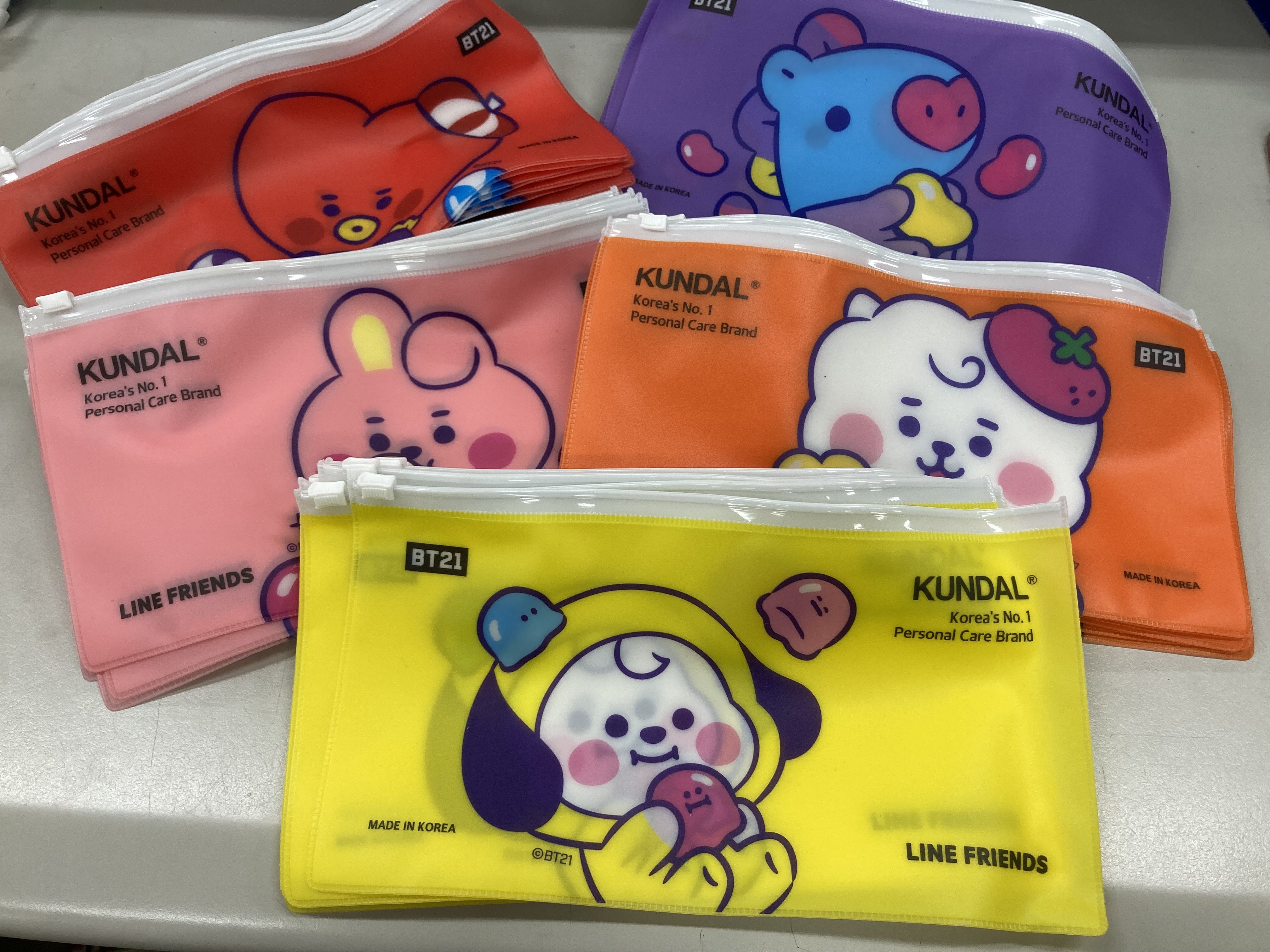 草屯院|BT21聯名夾鏈收納包+英文勵志小貼紙(買一送一不挑款)
