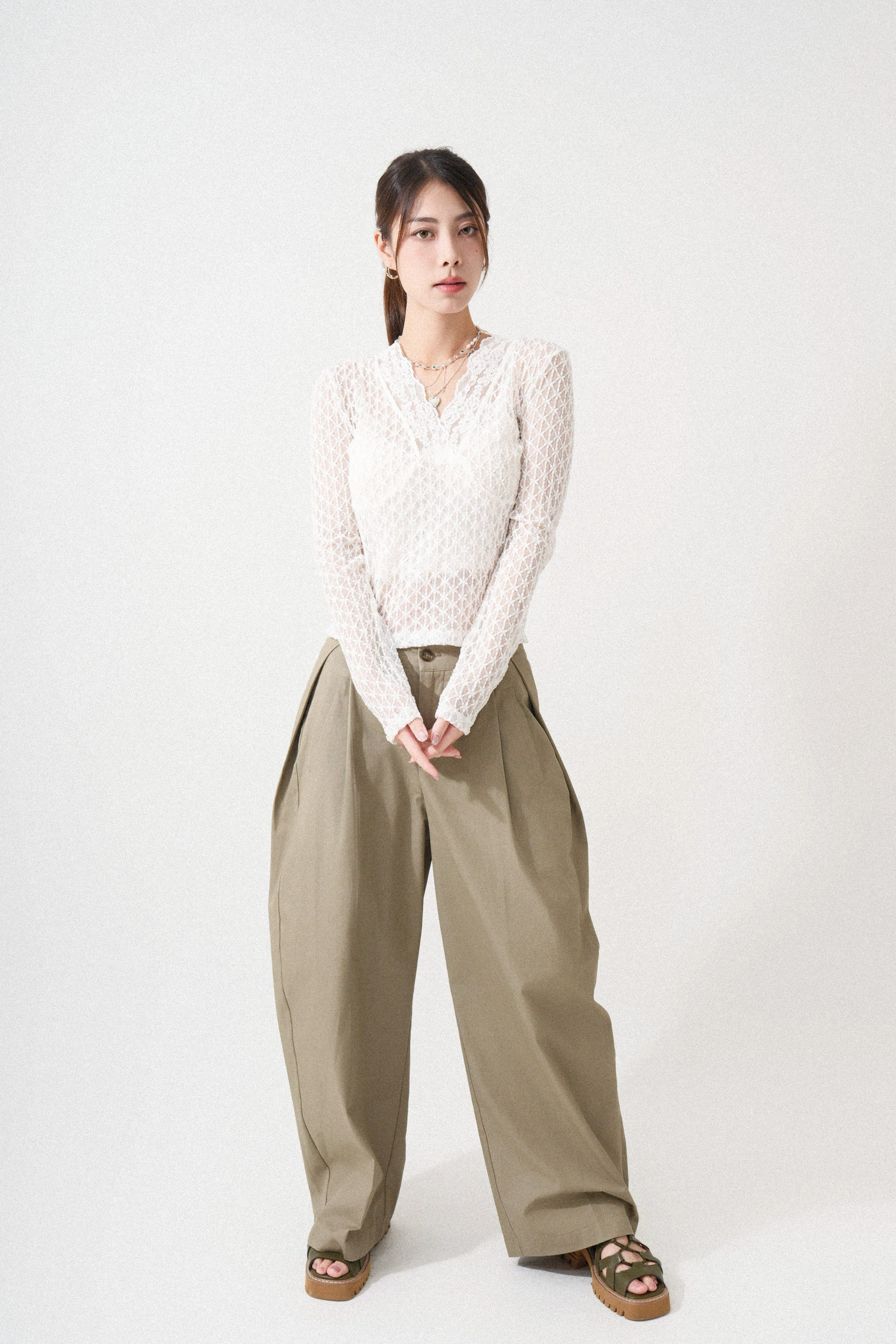 蕾絲領彈性織花網上衣 (現貨款式）