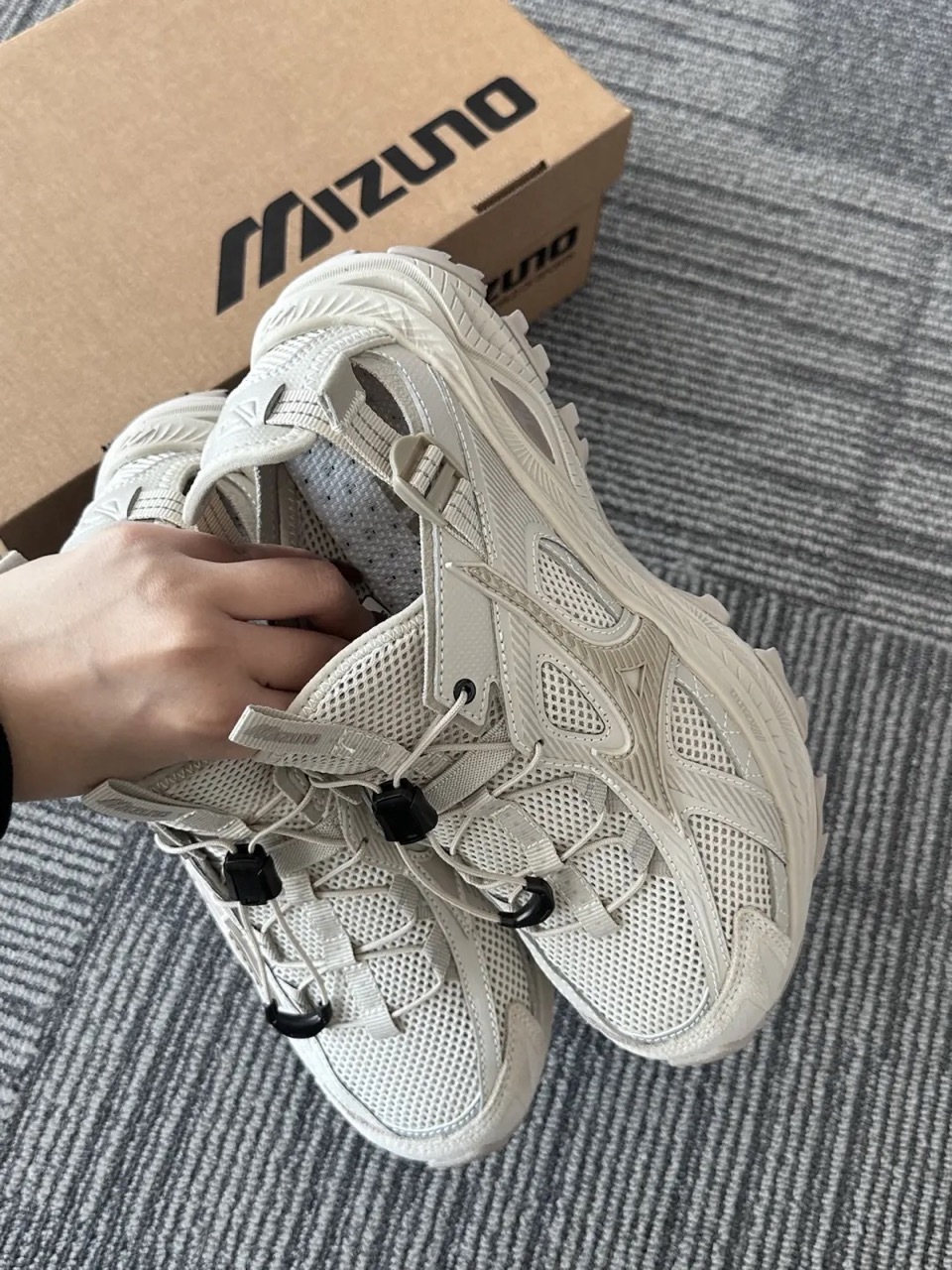 MIZUNO RACER TRAIL SE 奶茶灰 米灰 羽毛灰 溯溪鞋 涼鞋 透氣 男女鞋 D1GH241905 / 預購