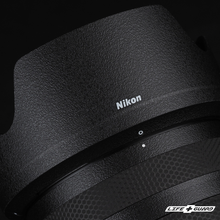 黑色砂紋貼膜質感特寫，LIFE+GUARD 設計風格