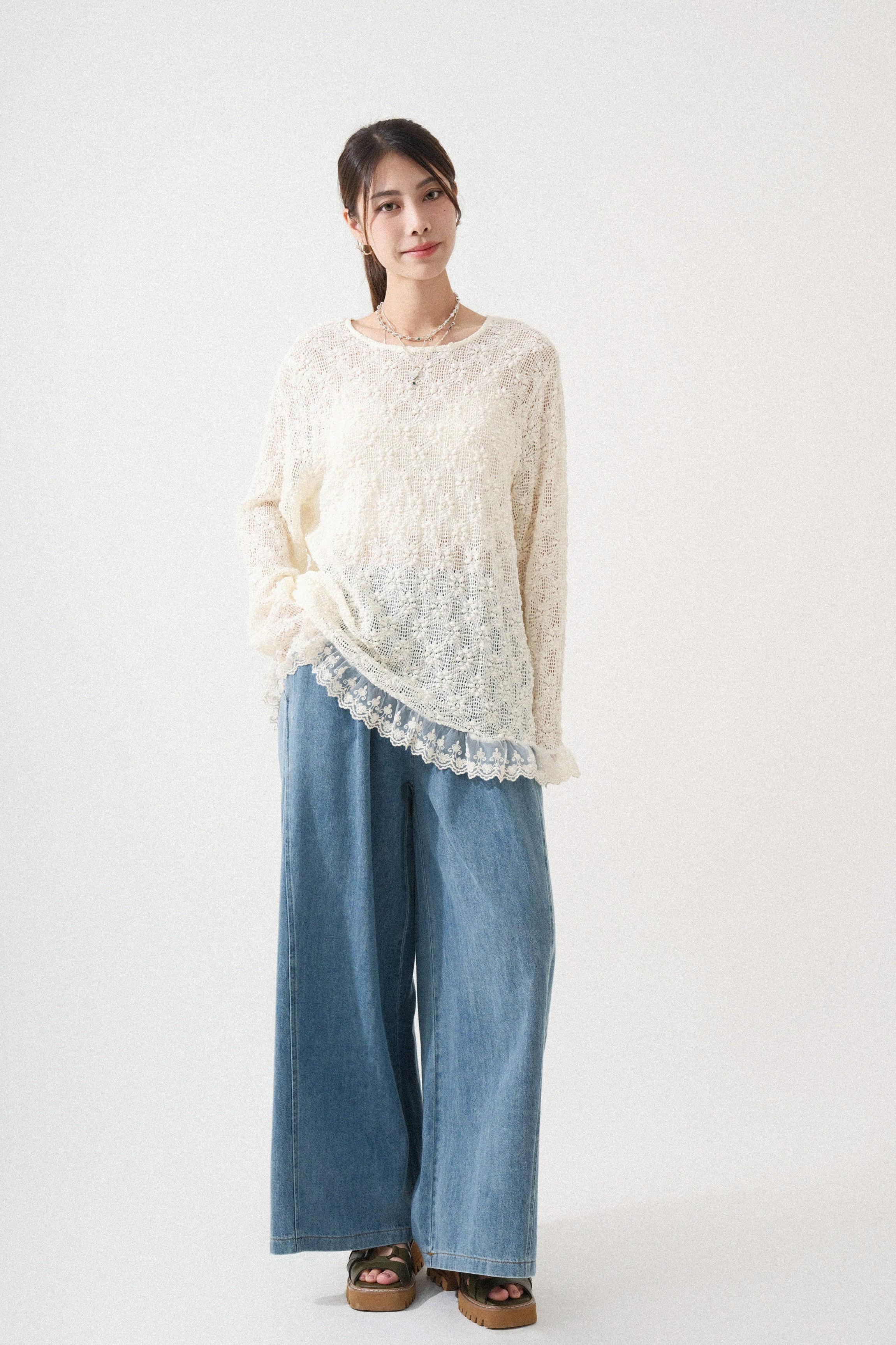 蕾絲花邊質感花紋布上衣 (現貨款式）