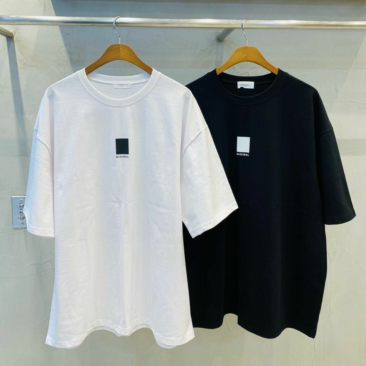 OverSize英文字圖案短袖Tee UNSTANDARD-104T