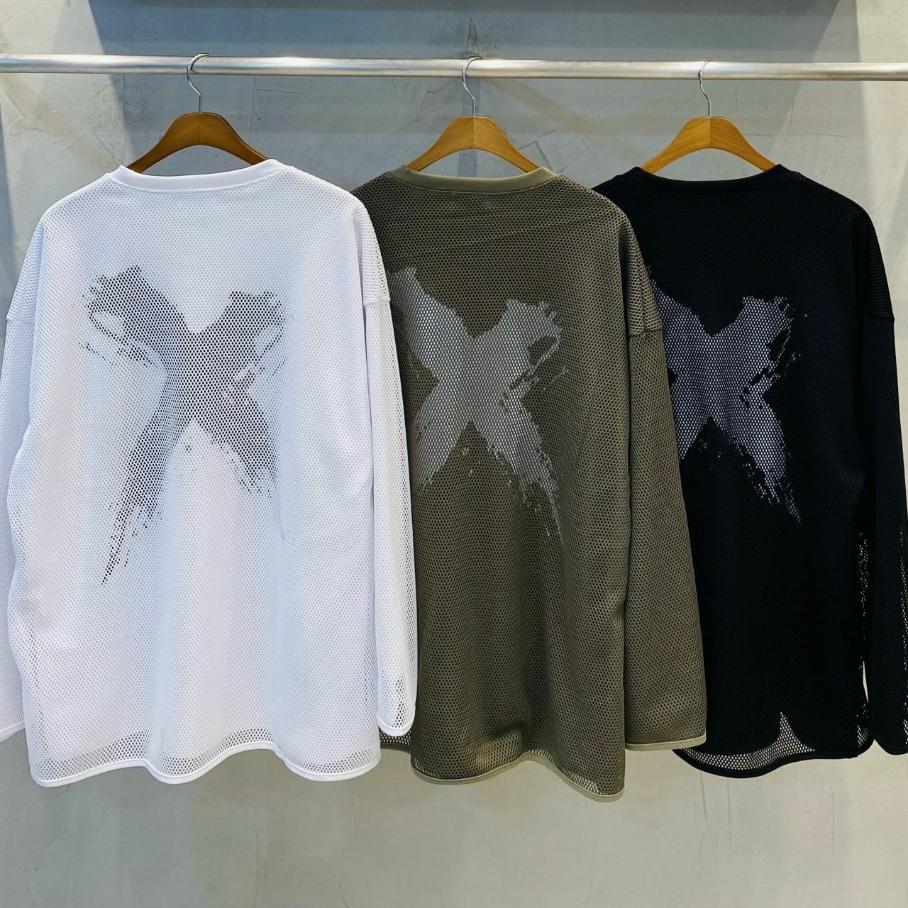 網紋英文字圖案長袖衫 UNSTANDARD-109T