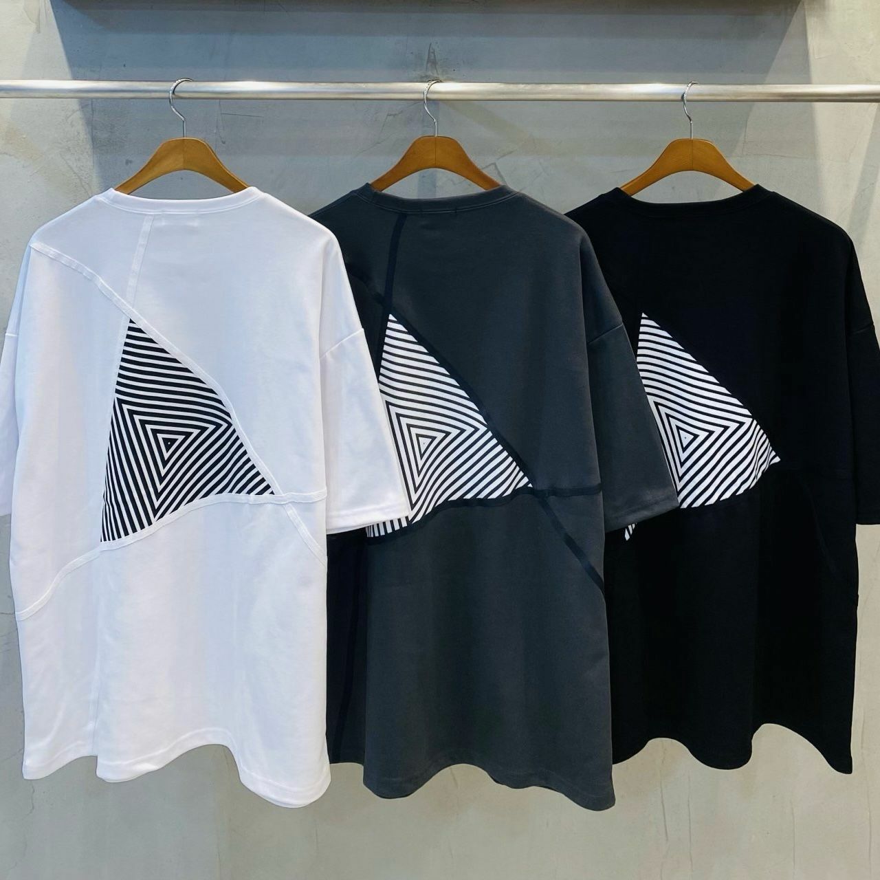 OverSize英文字圖案短袖Tee UNSTANDARD-110T