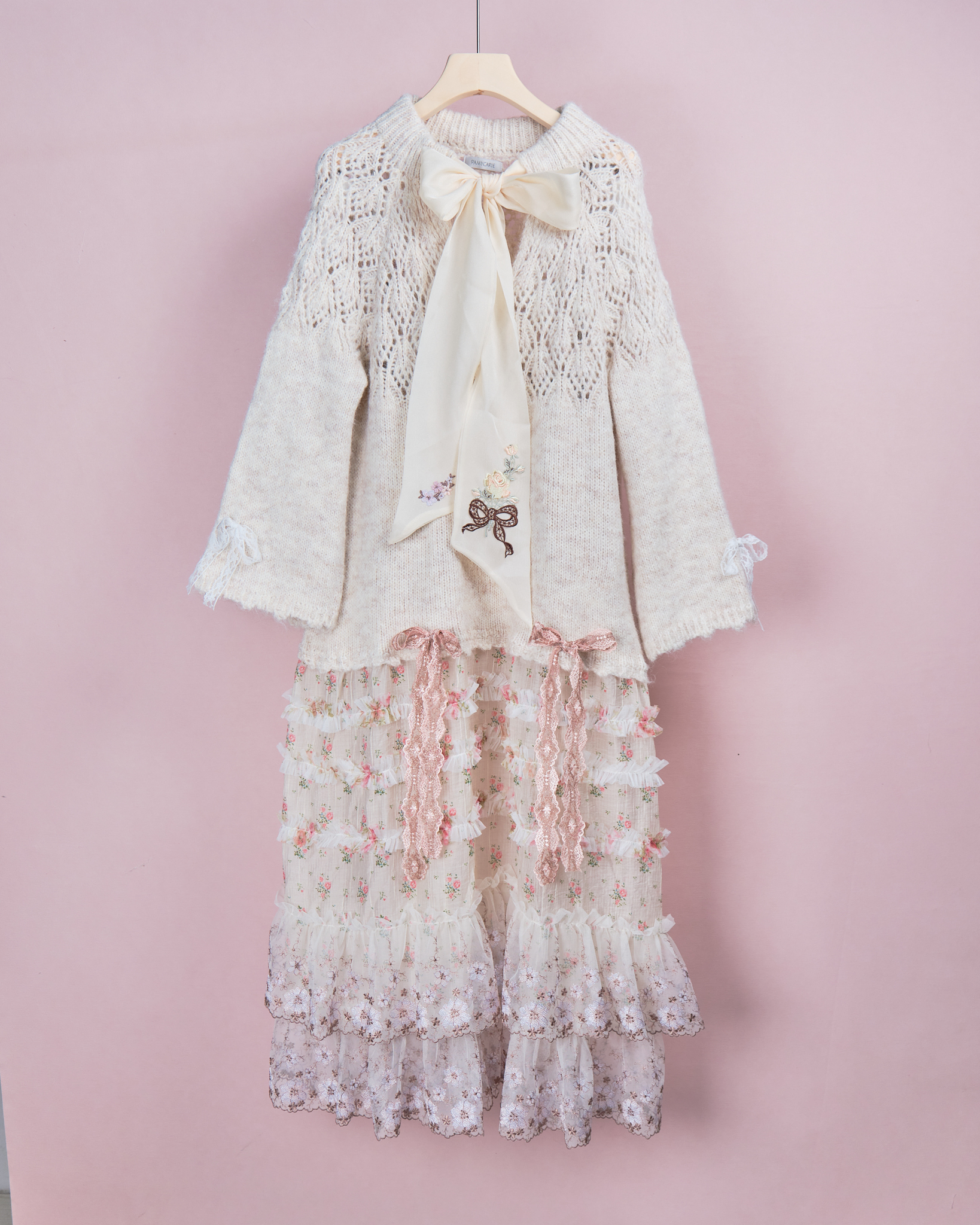 11937 綁帶針織衣拼接碎花後開叉長裙（寬鬆版型）