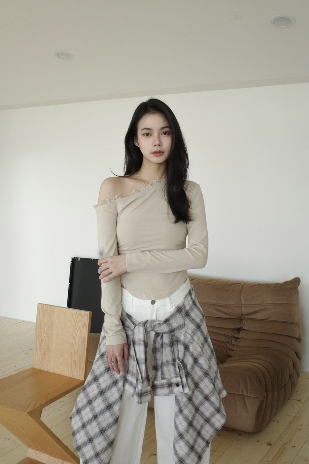 <女裝現貨💗> MA06 斜肩蕾絲滾邊收腰合身上衣 三色