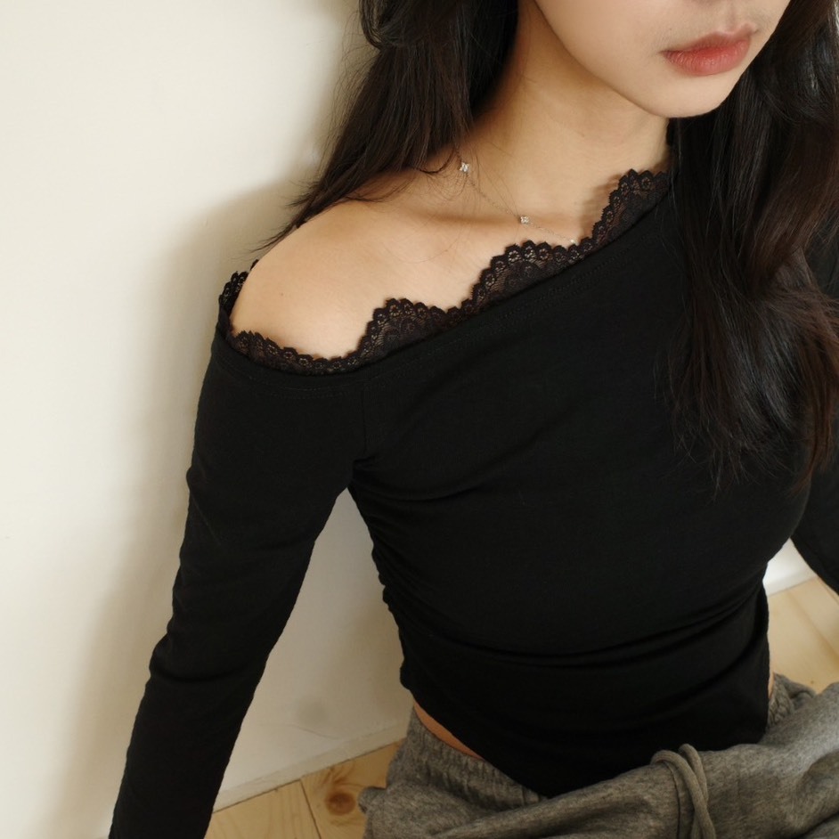 <女裝現貨💗> MA06 斜肩蕾絲滾邊收腰合身上衣 三色