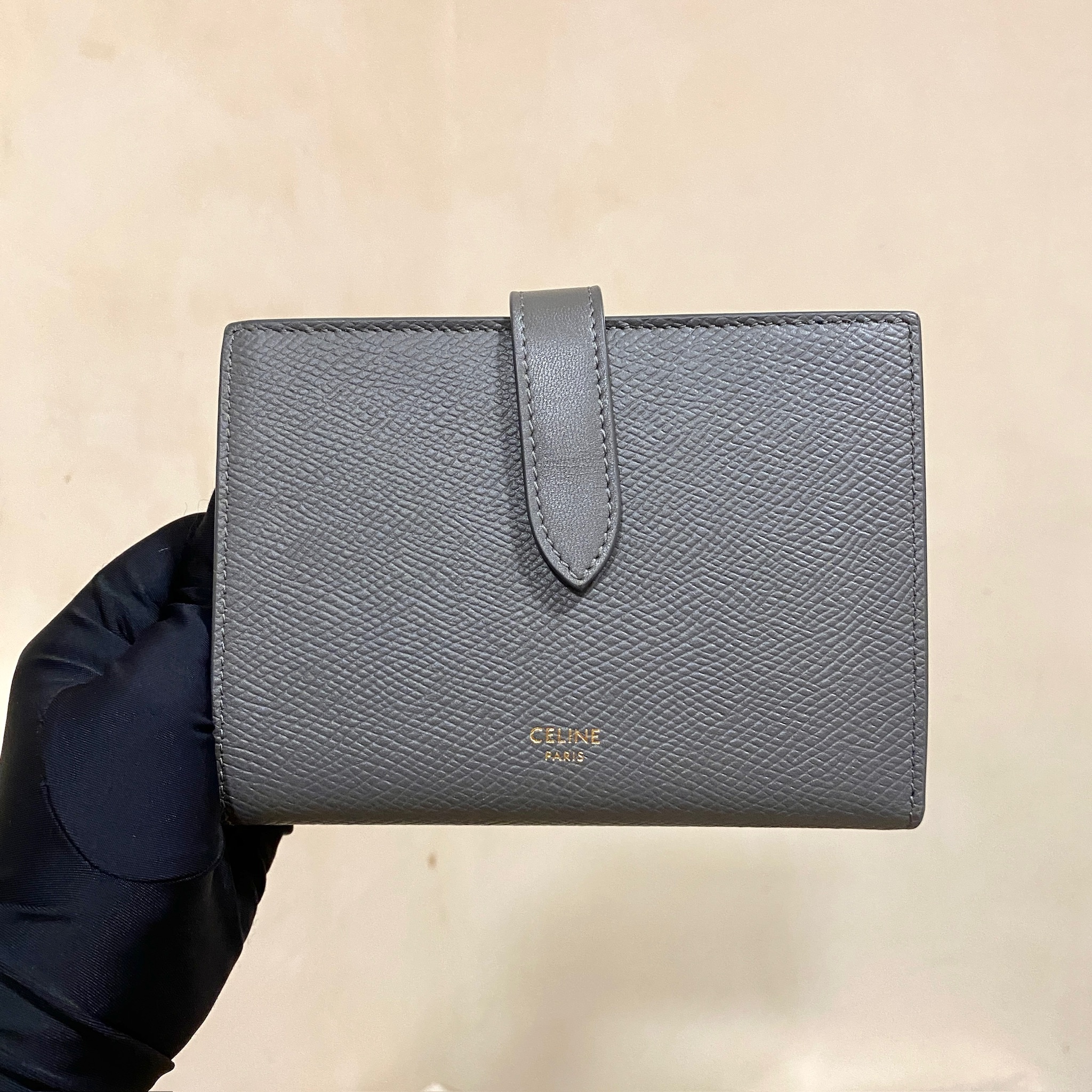 Pre-owned] Celine strap wallet medium grey