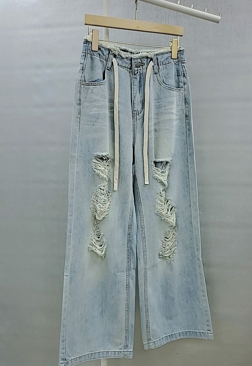 CD916  鬆身牛仔褲  Pt :  M 腰28，hips 40，長41 L 腰 30，hips42，長41 XL 腰32，hips 44，長41