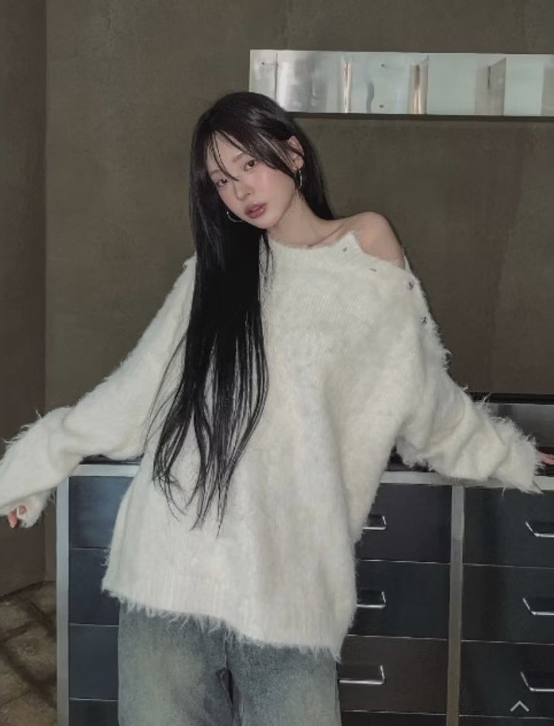 毛絨金屬肩釦針織毛衣