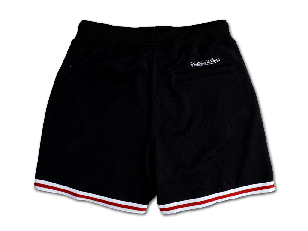 Mitchell & Ness 費城76人隊 Logo Over Game Day 7 英寸 球褲