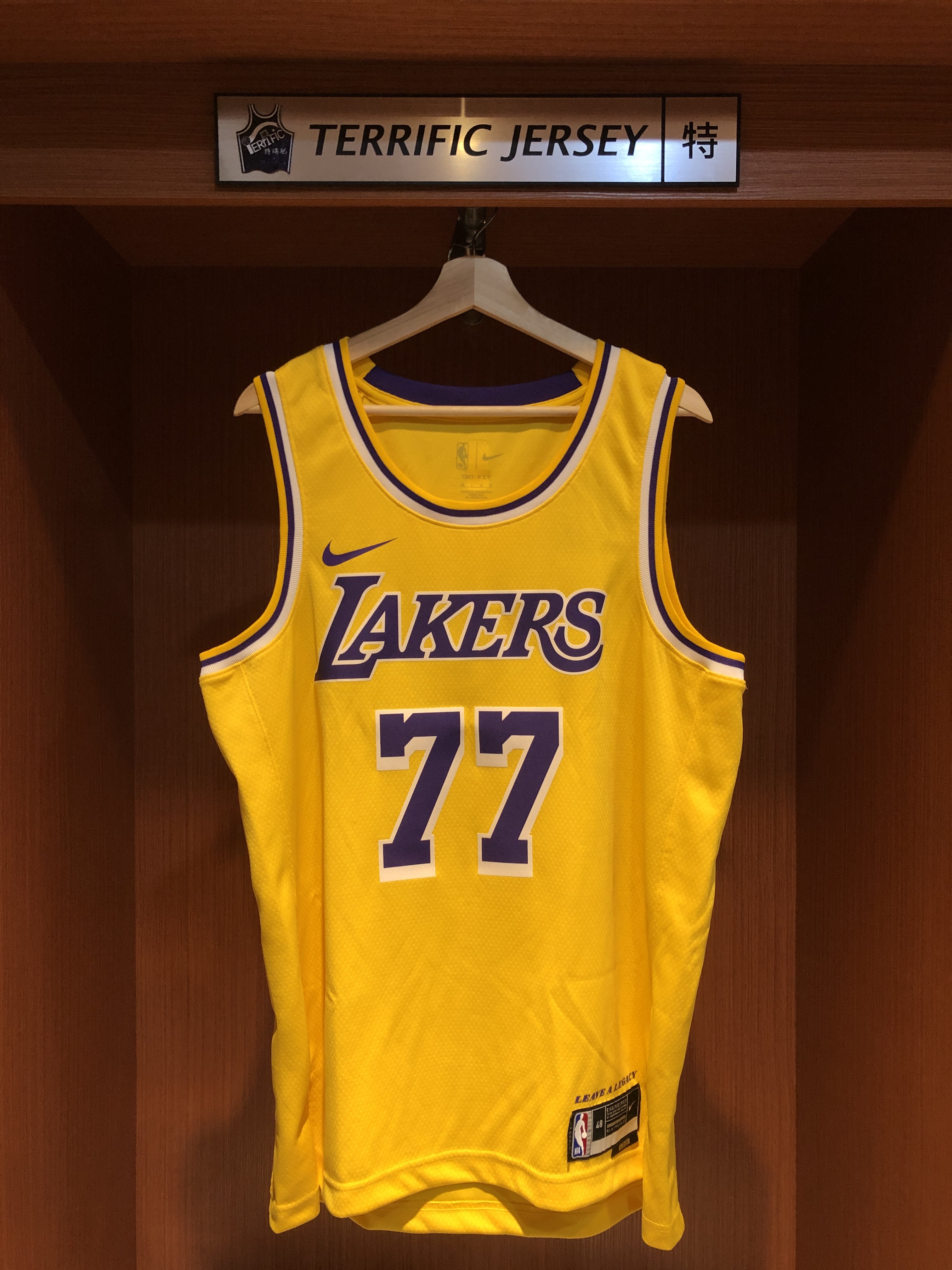 NBA球衣 Luka Doncic 洛杉磯湖人黃 Icon Nike Swingman 球迷版 熱轉印 全新