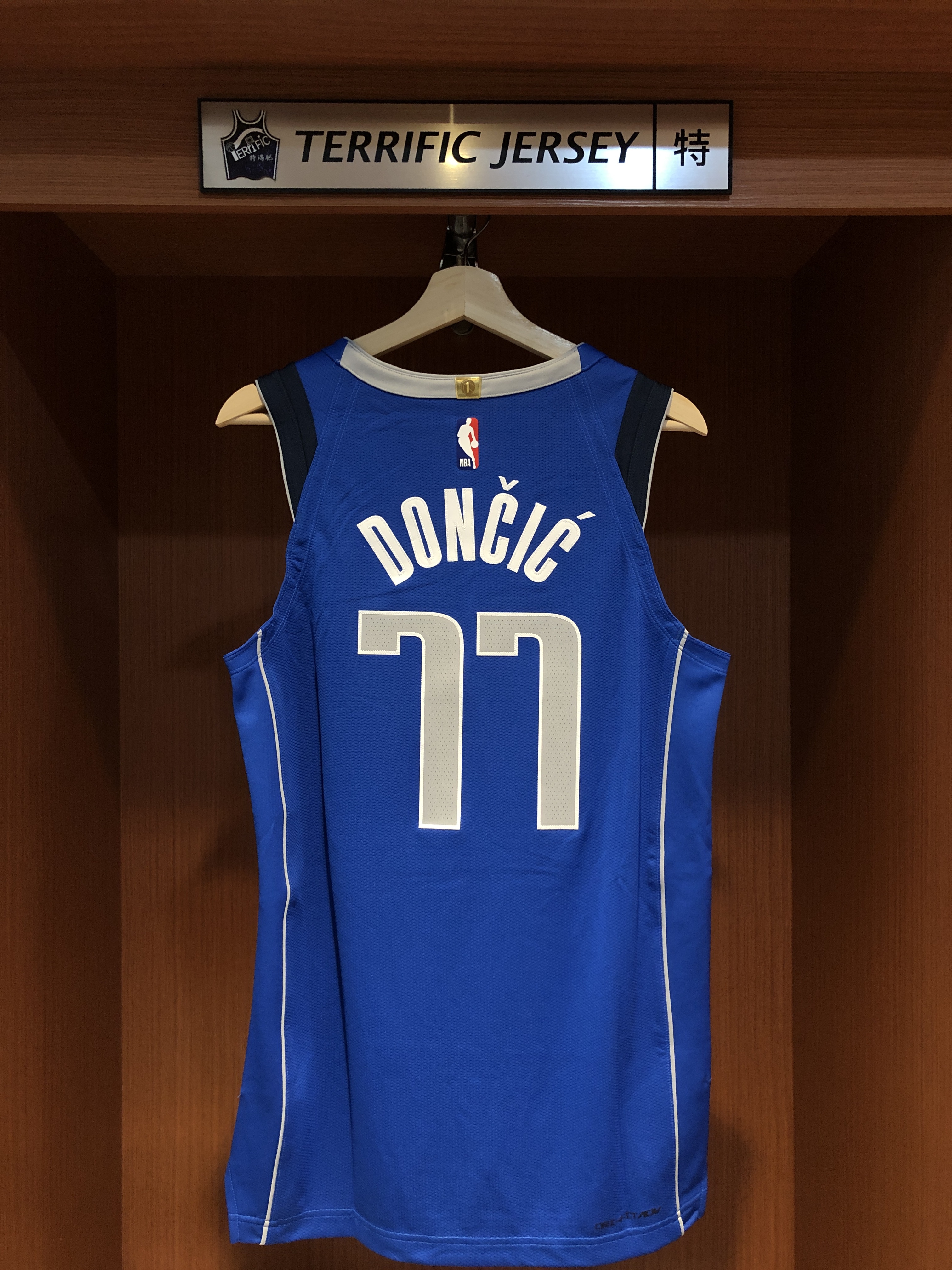 NBA球衣 Luka Doncic 達拉斯小牛藍 Icon Nike Authentic 球員版 電繡 含贊助商標 全新