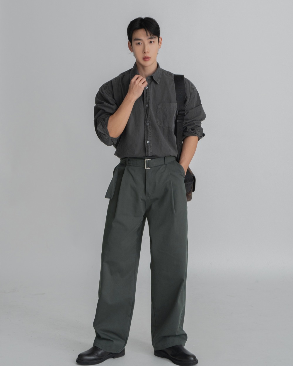 Elin 針褶腰帶休閒褲