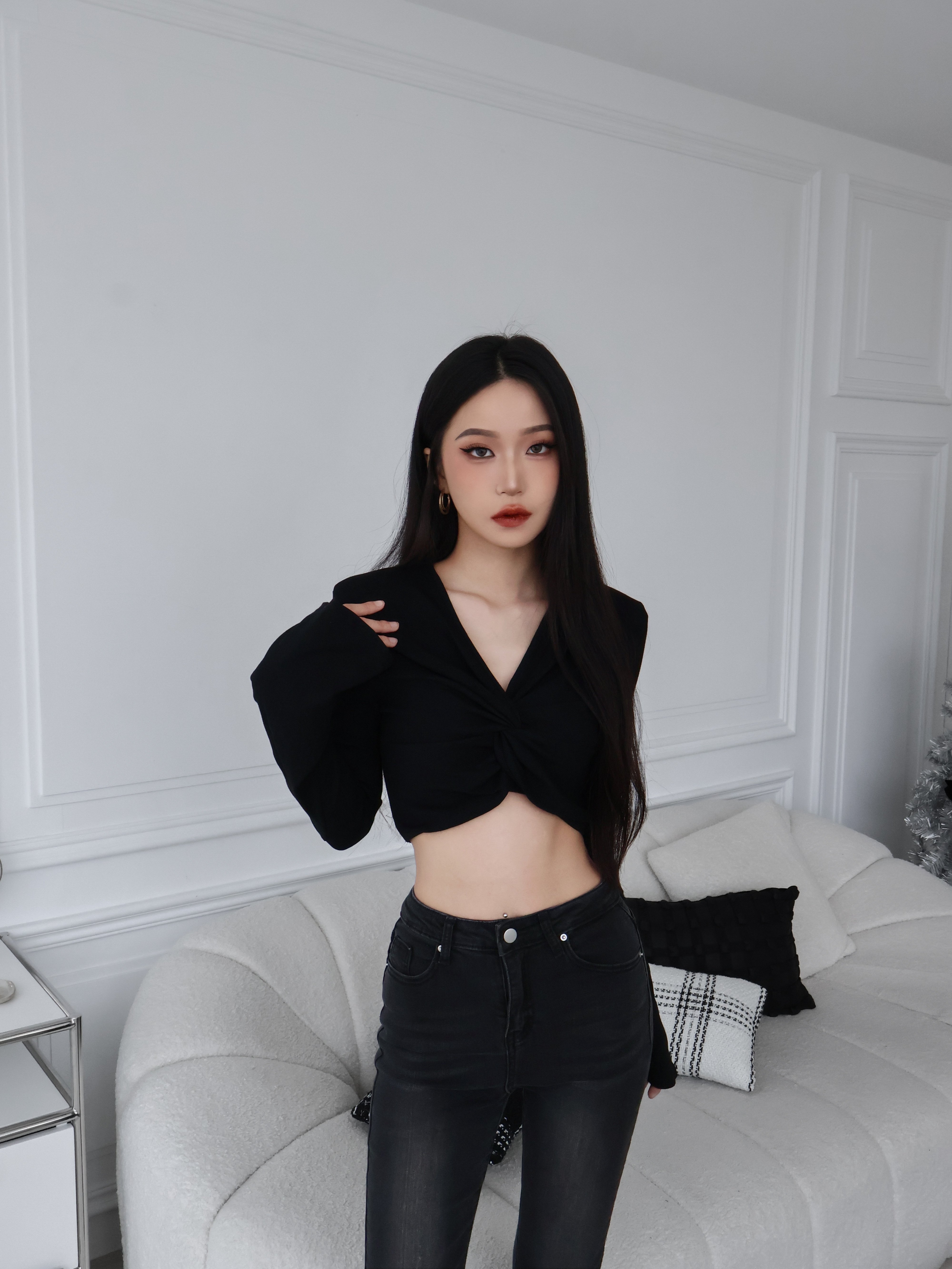 扭結喇叭袖上衣