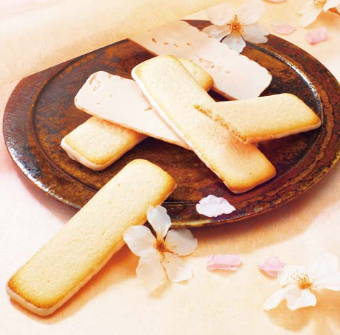 【預購】 J0314903 ROYCE’ 限定櫻花草莓風味曲奇餅乾禮盒