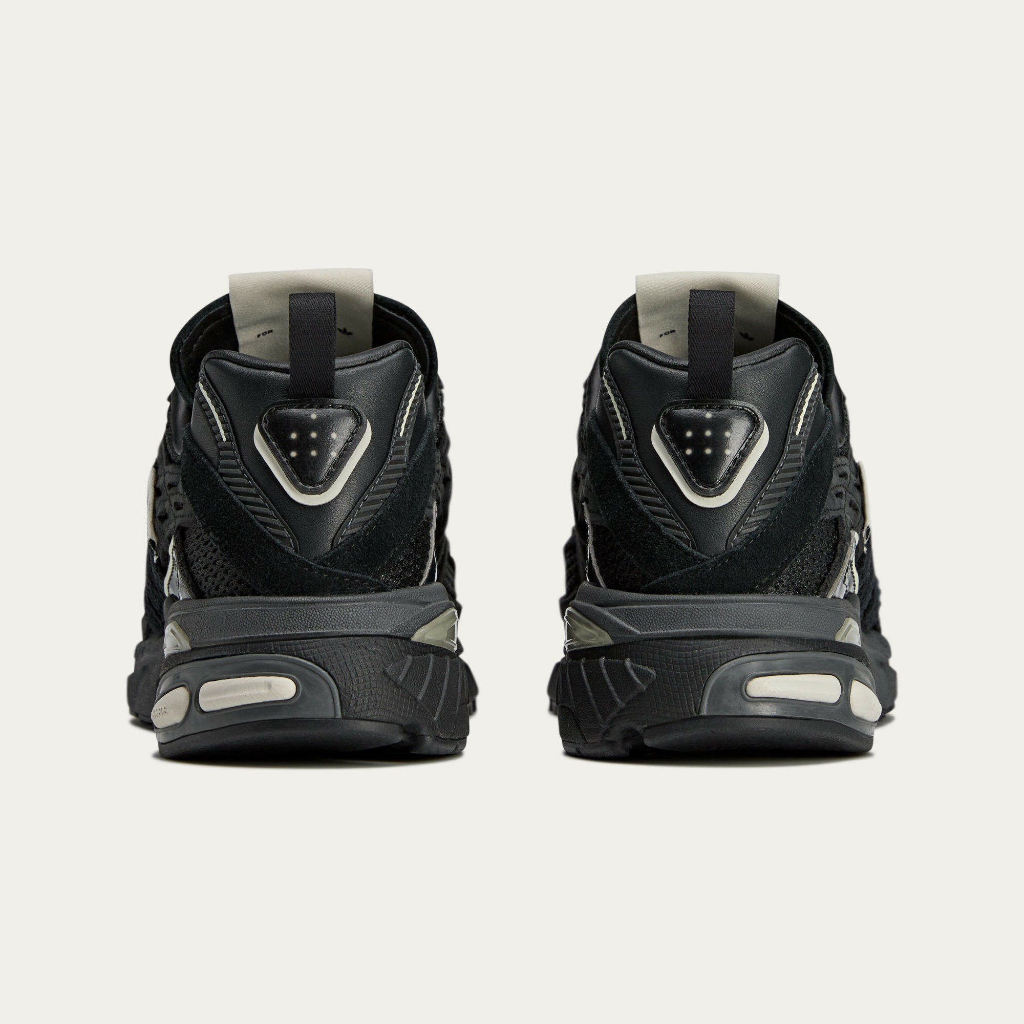 【adidas CUSHION SFTM 限定鞋款 - 黑】