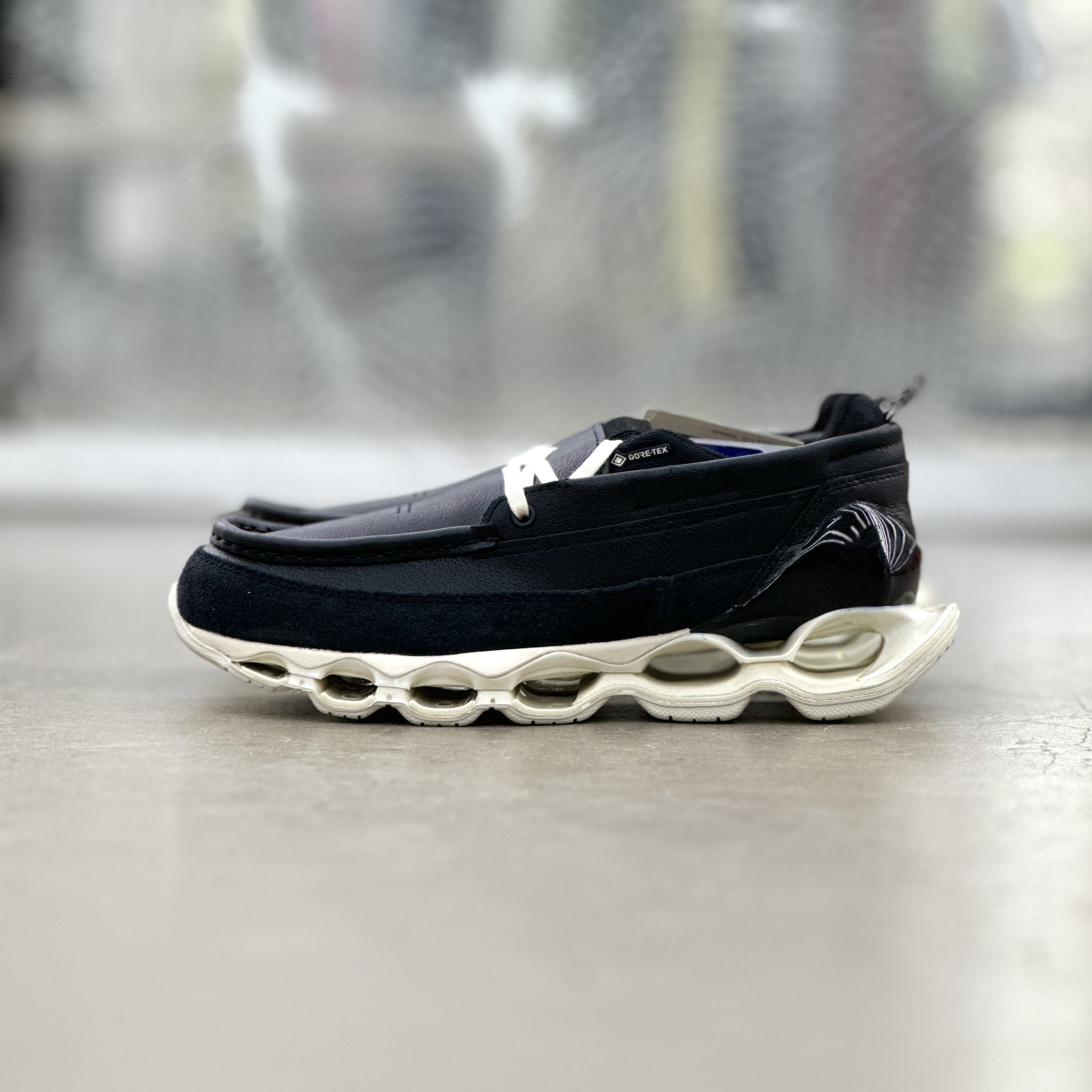 Mizuno Wave Prophecy Moc Black | END. (CA)
