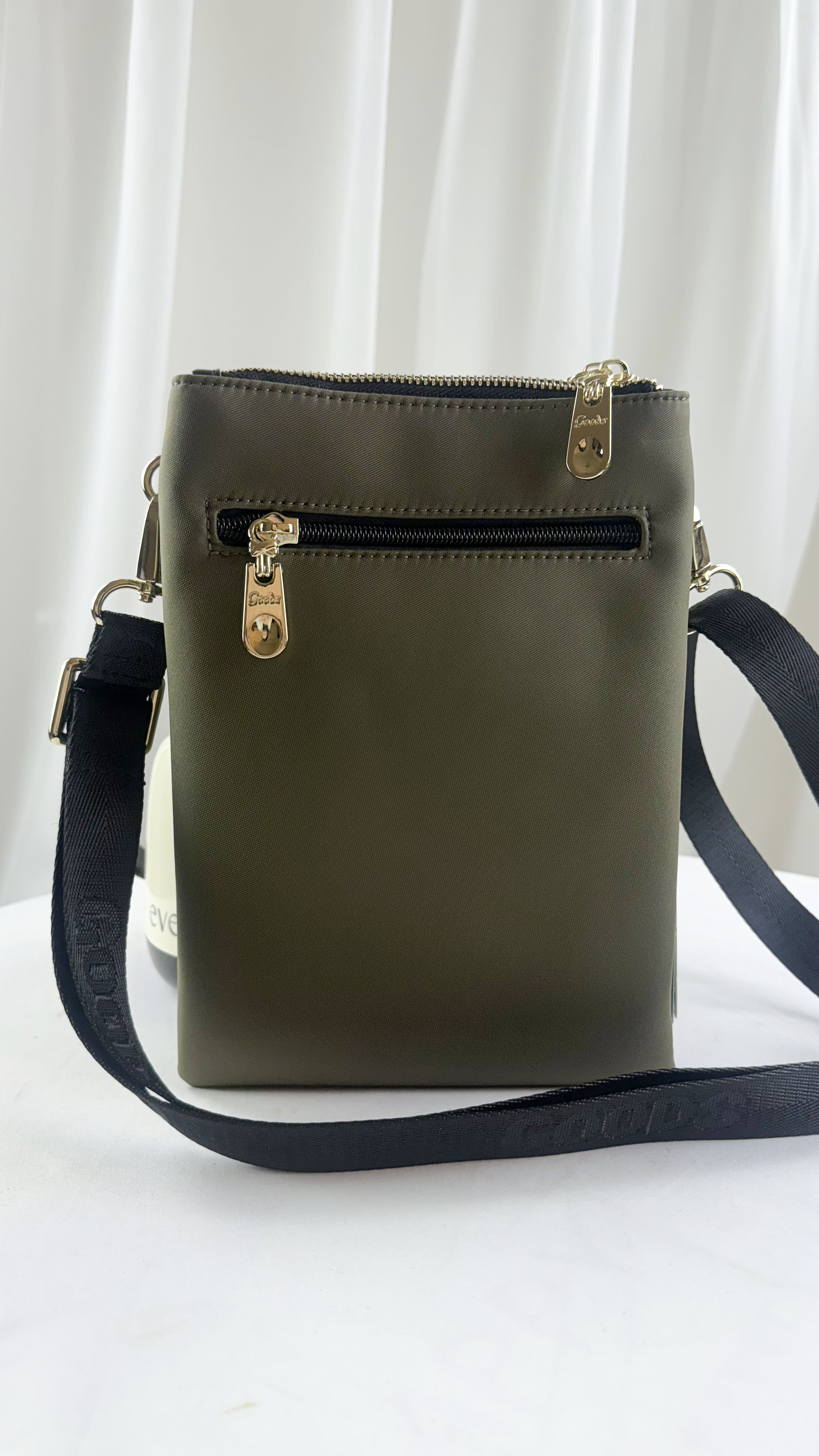 GOODS 綠花雙層防潑水手機側背包  #2505-1