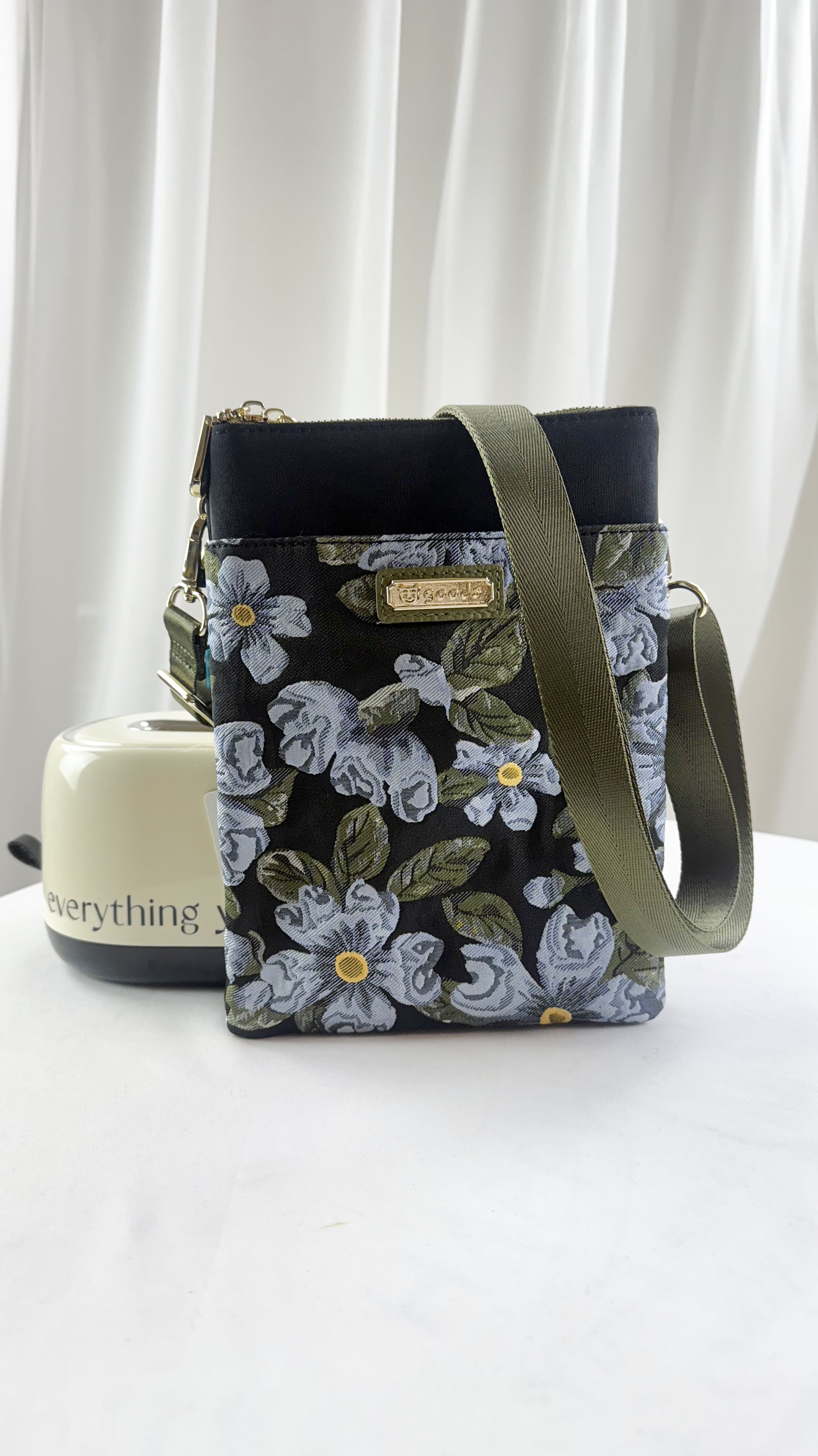 GOODS 提花綠單層手機側背包 #2231