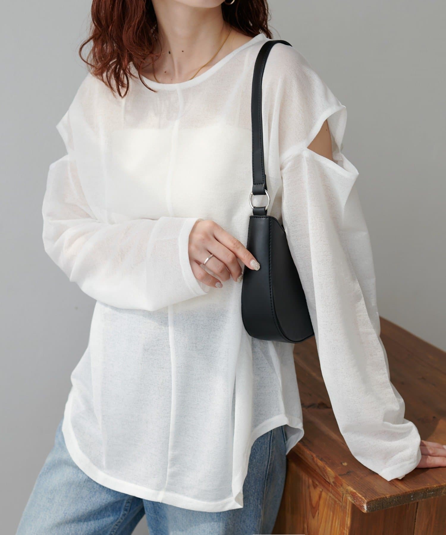 DISCOAT(ディスコート)  【WEB限定】シアー肩開きプルオーバー白（DCZ1051206A0040）