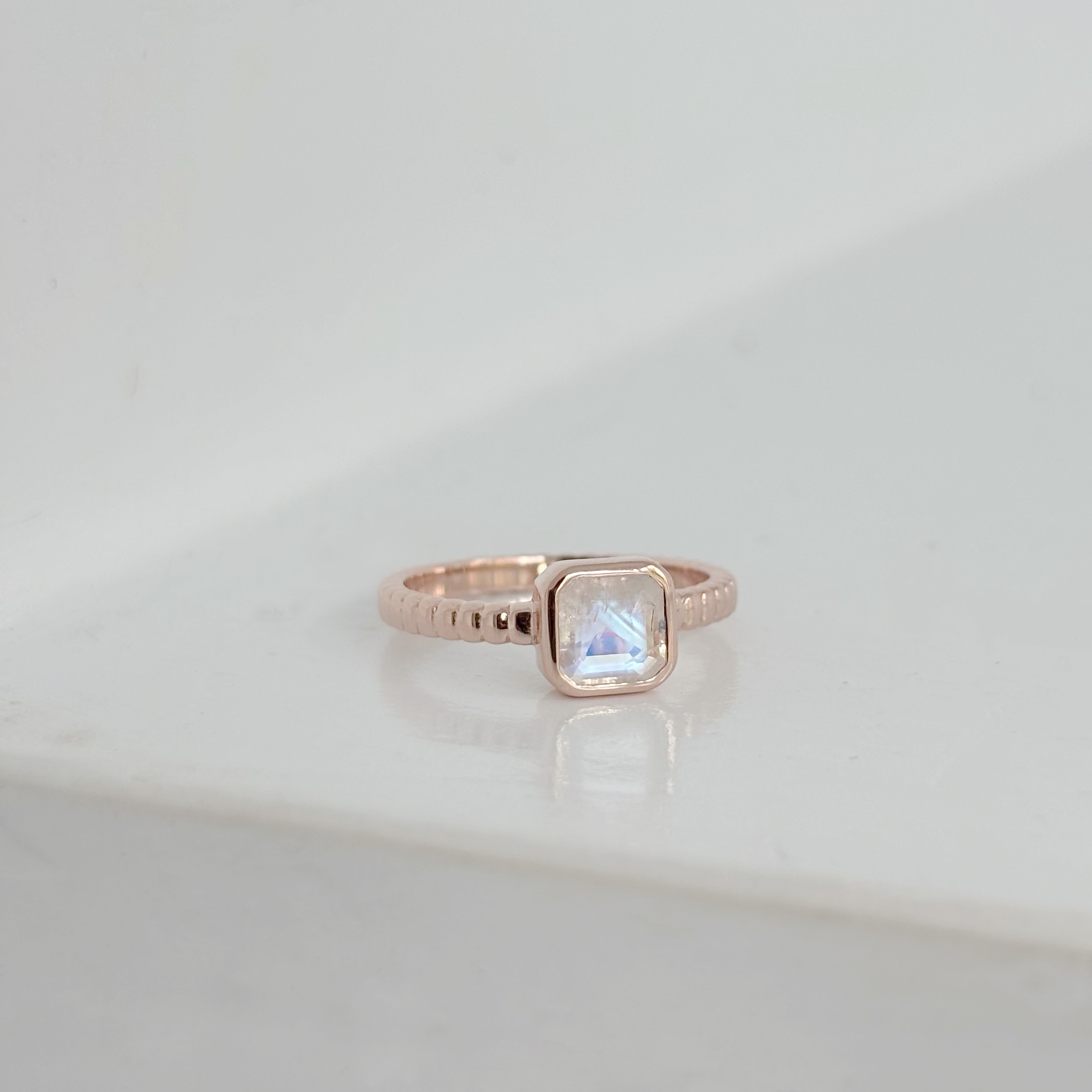 Asscher grid月光石戒指