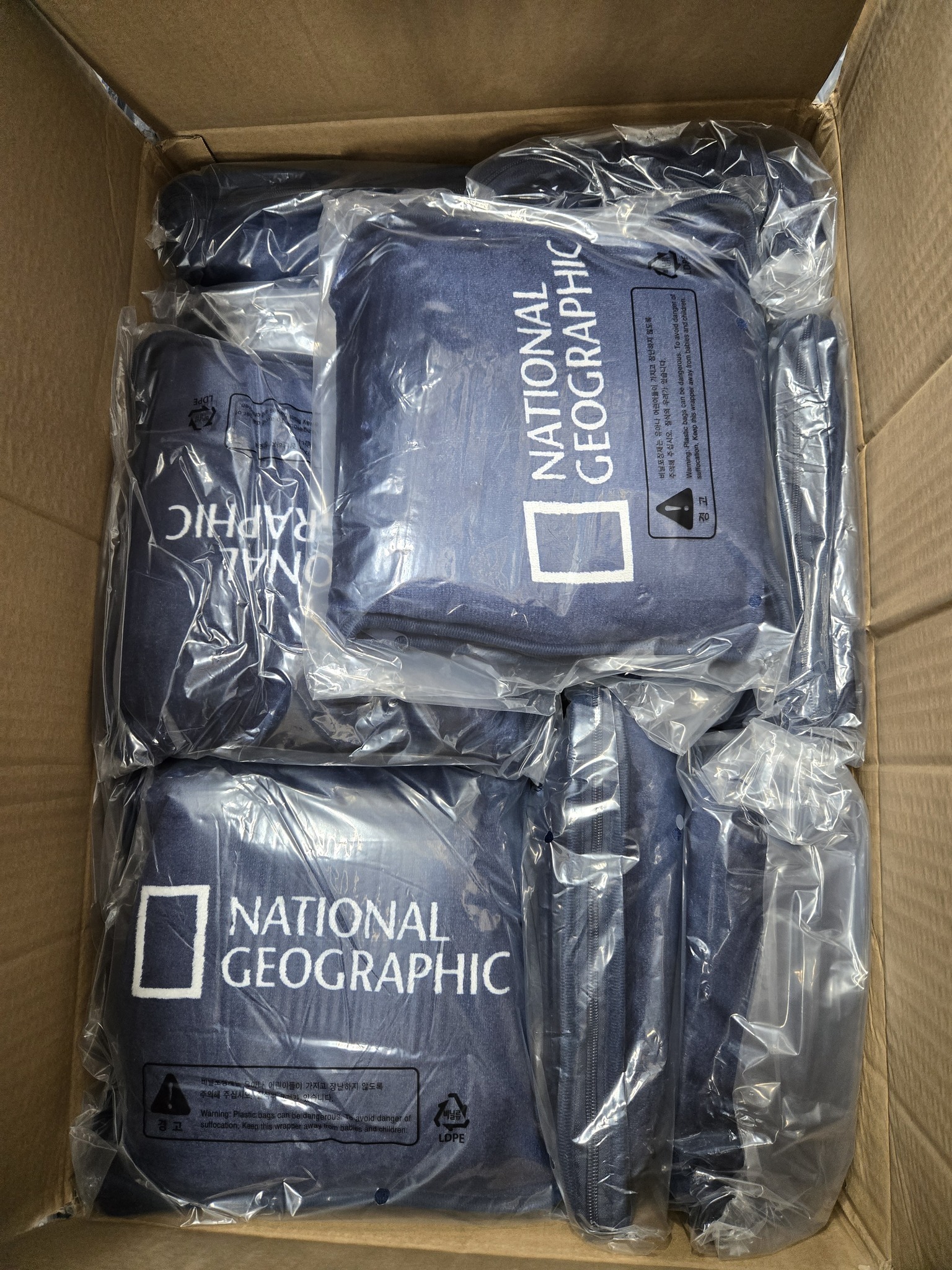 【現貨】 NATIONAL GEOGRAPHIC 大LOGO 高質感毯子