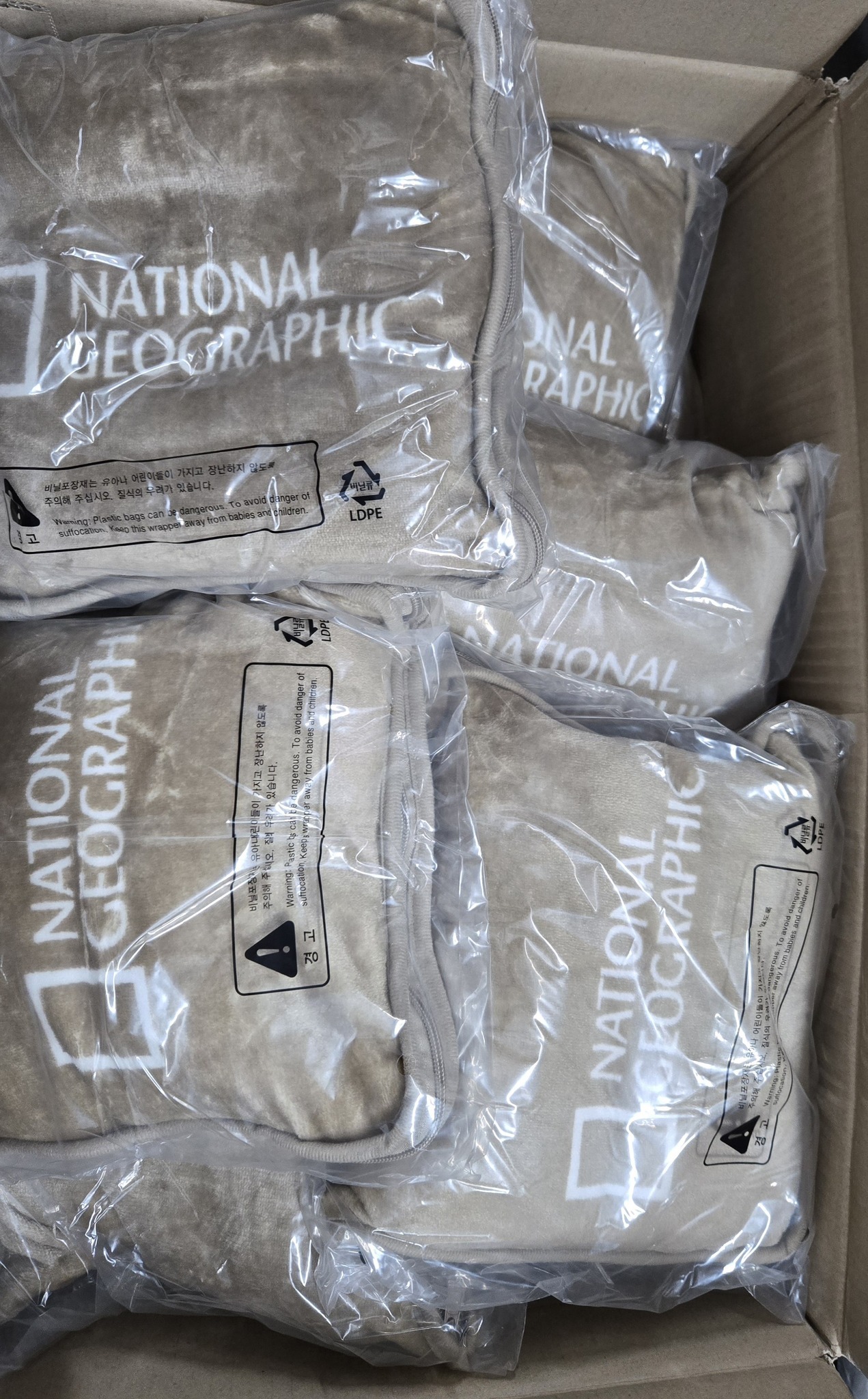 【現貨】 NATIONAL GEOGRAPHIC 大LOGO 高質感毯子