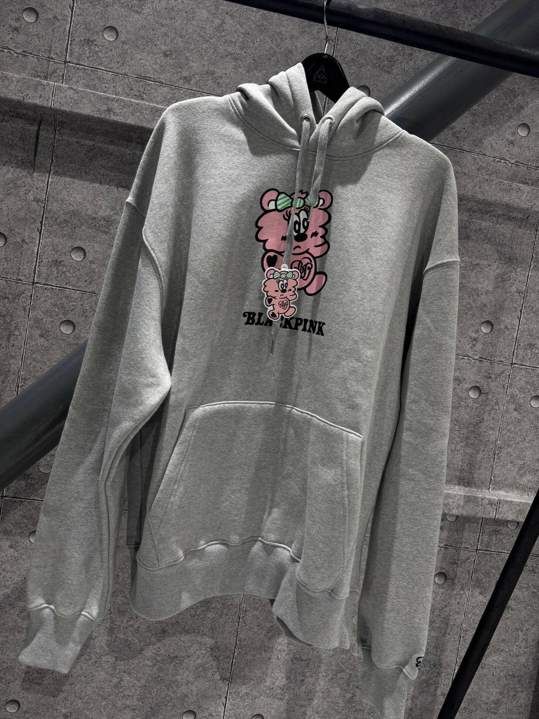 BLACKPINK x Verdy 人偶圖像Logo 帽T 灰色