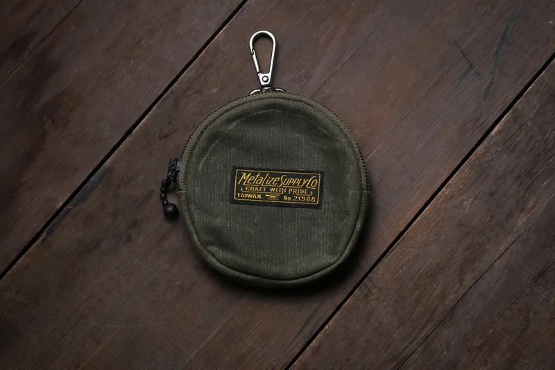 METALIZE 復古上蠟帆布小圓小物包