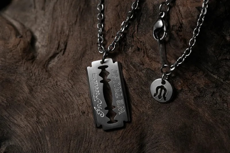 METALIZE 迷你刮鬍刀片不鏽鋼項鍊