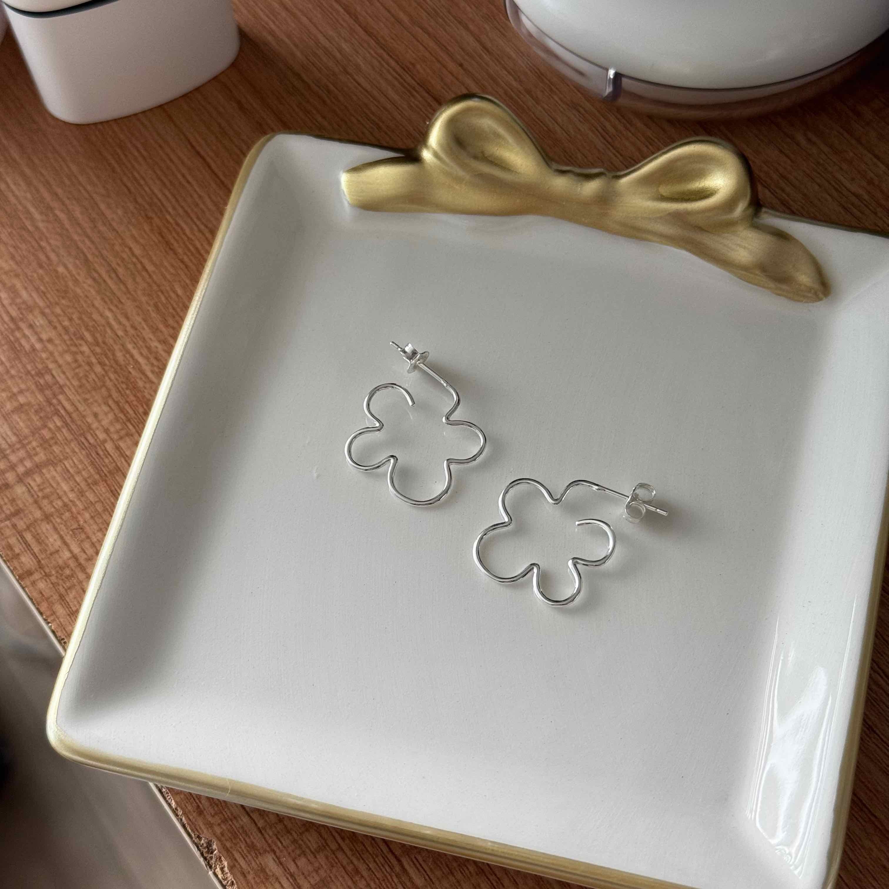 🇰🇷925 silver 小花線條耳環