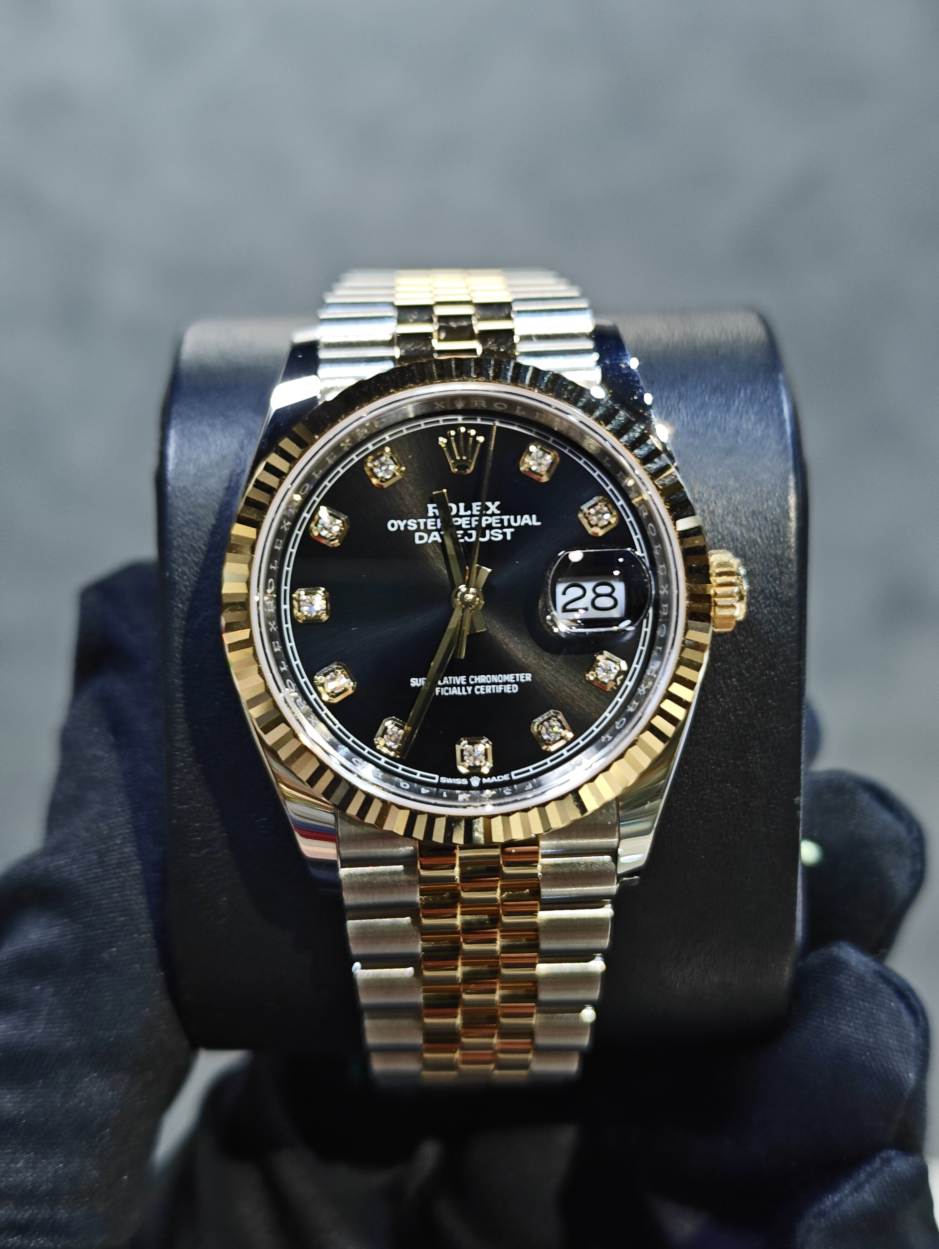 BRAND NEW ROLEX 126233 BRIGHT BLACK DIAMOND DIAL DATEJUST 36 JUBILEE STRAP GOLD STEEL