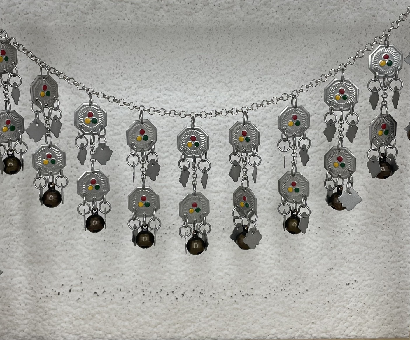 S-八角紅黃綠紋路葉片雙層鈴鐺鏈條113cm