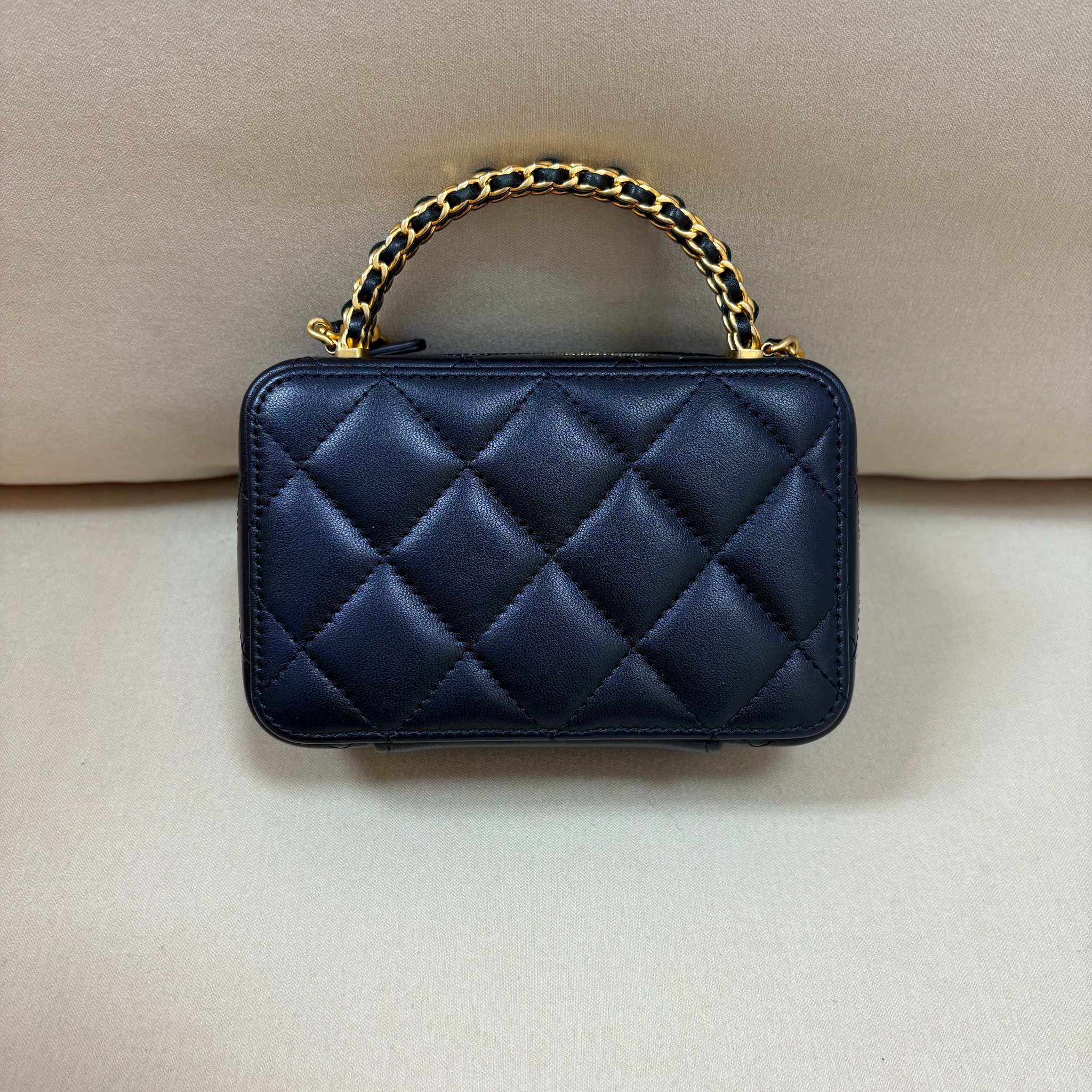 Chanel Handle Vanity Case - Black / Ghw