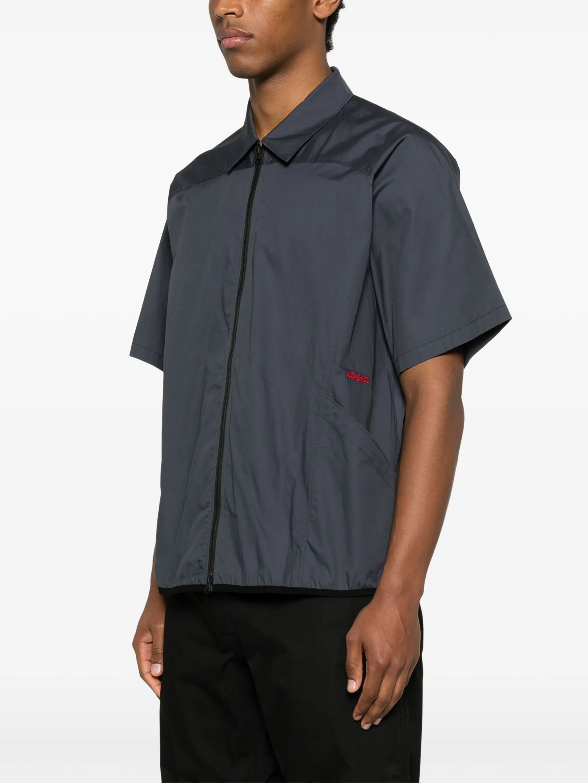 GR10K｜POPLIN ZIPPED SHORT SLEEVE SHIRT