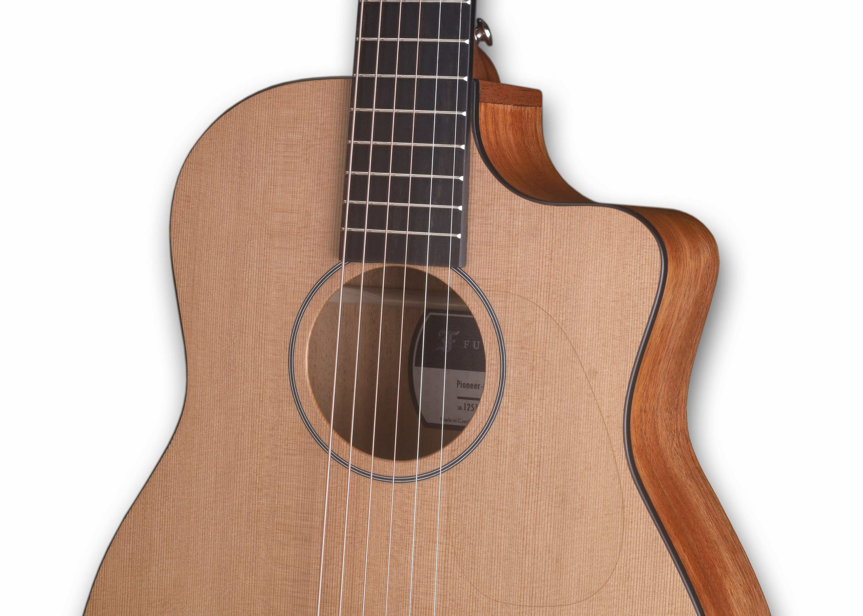 Furch - Pioneer CM 35吋全實木吉他 旅行吉他 音色平均細膩 手感佳 捷克製作 第 3 張圖片｜三峽吉他 / Bass