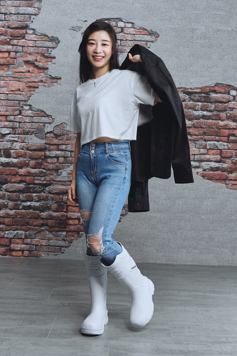 PATRONI 白色極雨鞋穿搭