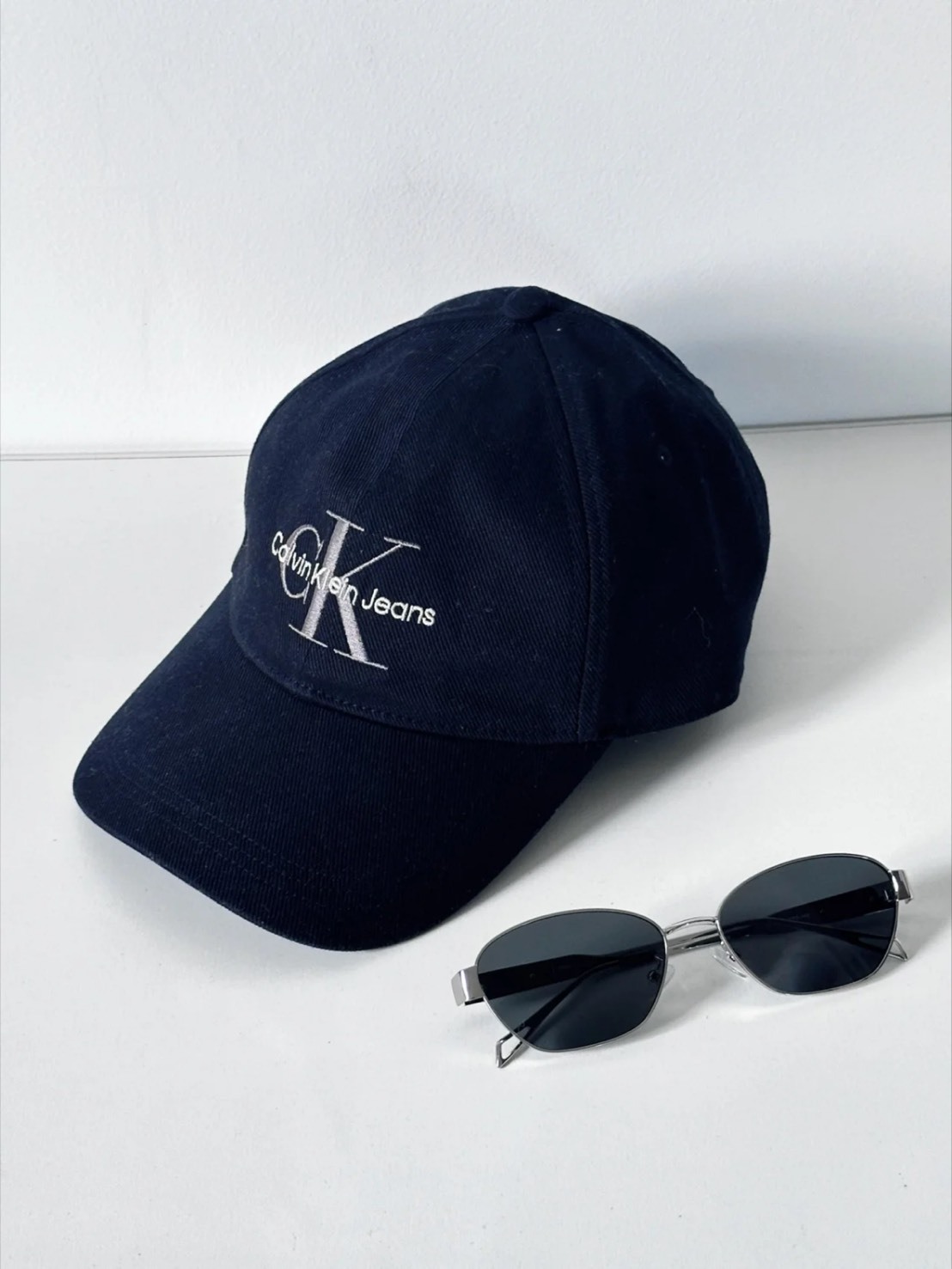 <明星同款> CALVIN KLEIN 刺繡老帽