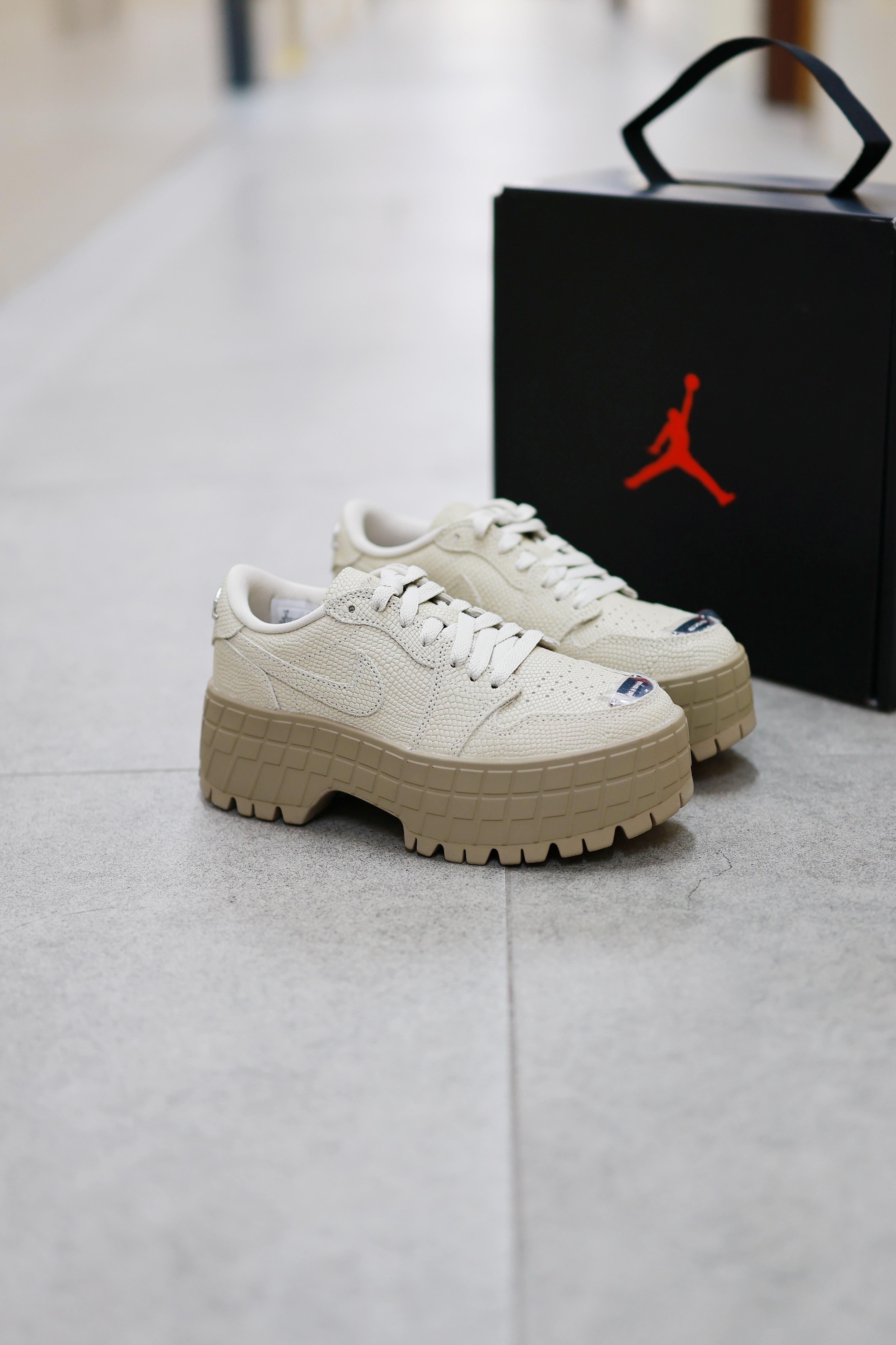 Nike Air Jordan 1 Brooklyn Low Rattan/Desert Camo  HF3184-200