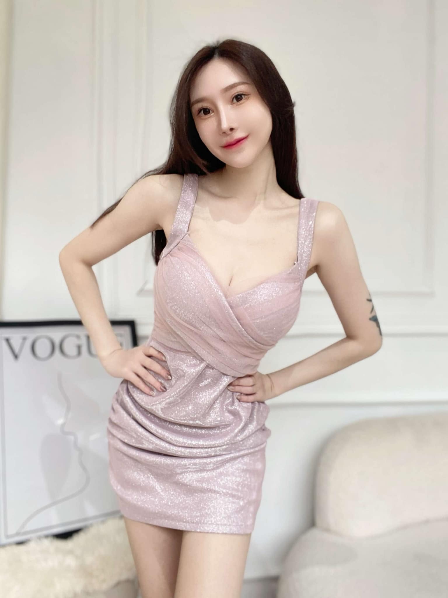 🤍交叉網紗拼接亮蔥包臀洋裝（粉色S/M）