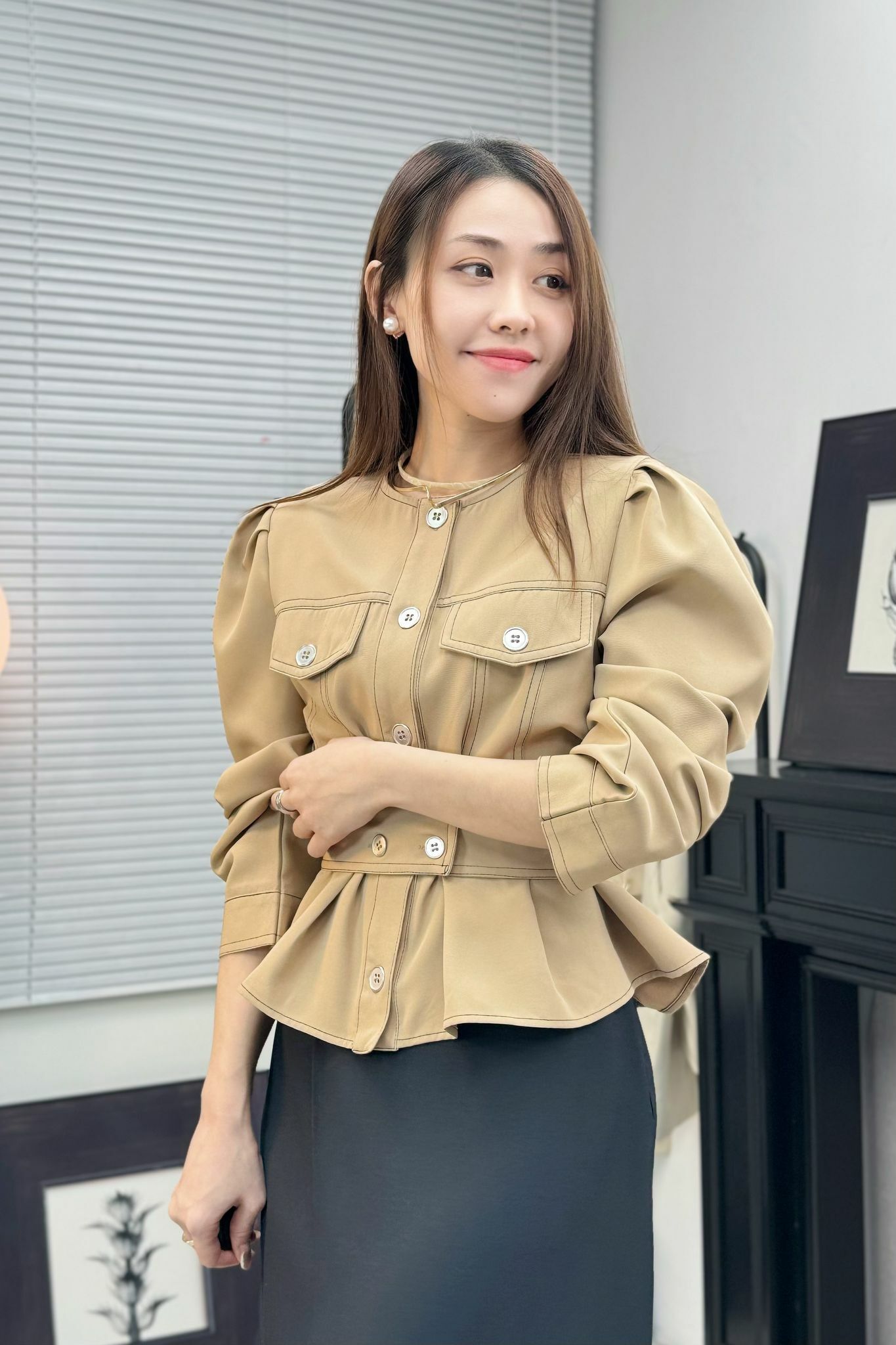 JK#6945 🤍花型下擺上衣