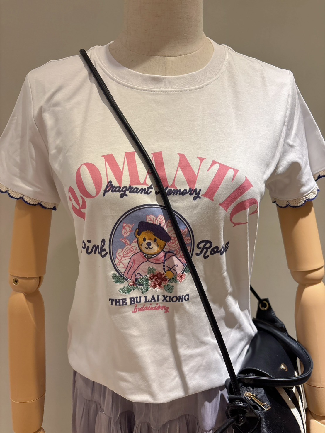 春 淘氣袖口花編小熊上衣-預購