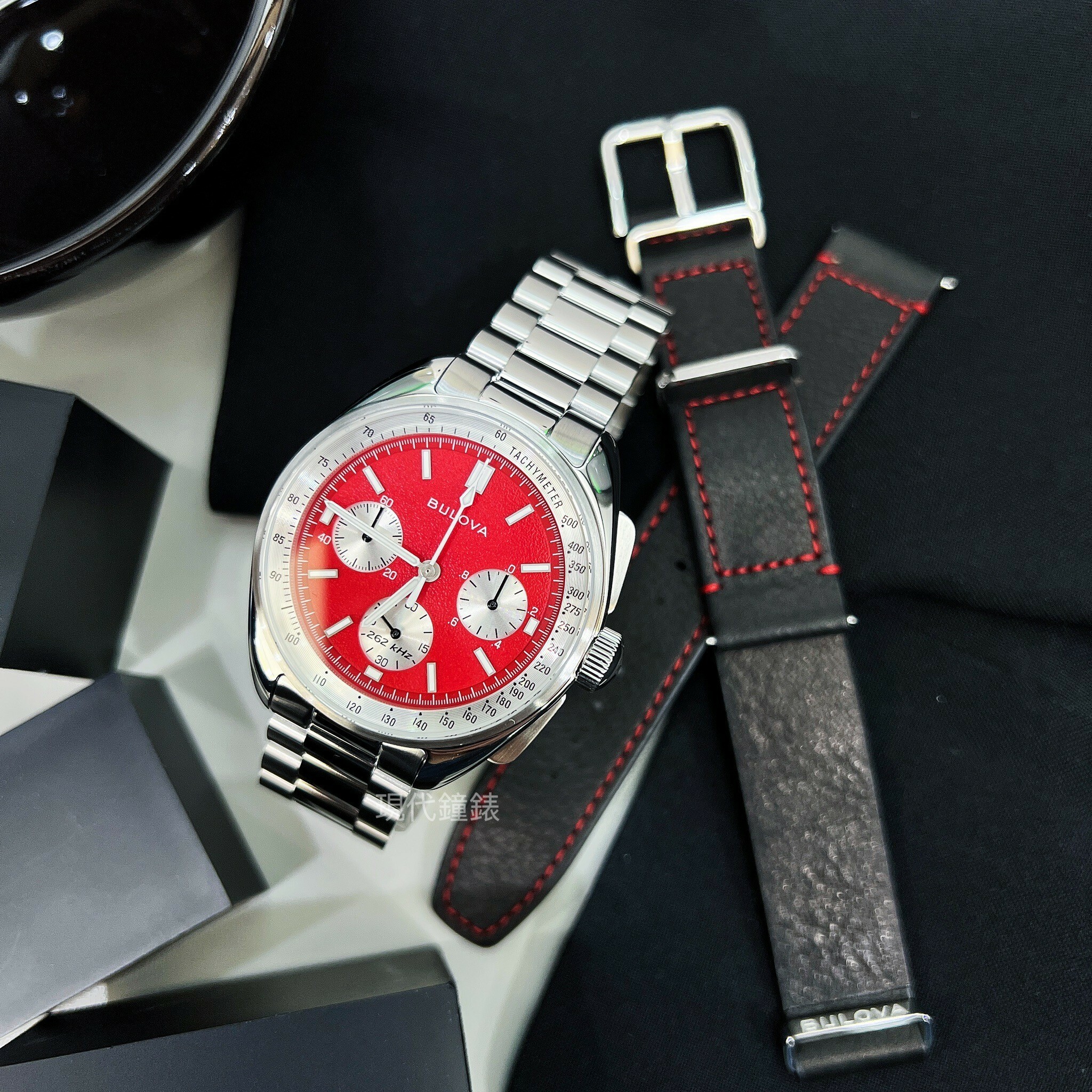 【BULOVA 寶路華】血月紅色復刻漫步月球計時男錶 - 贈皮帶96K115 43mm 現代鐘錶