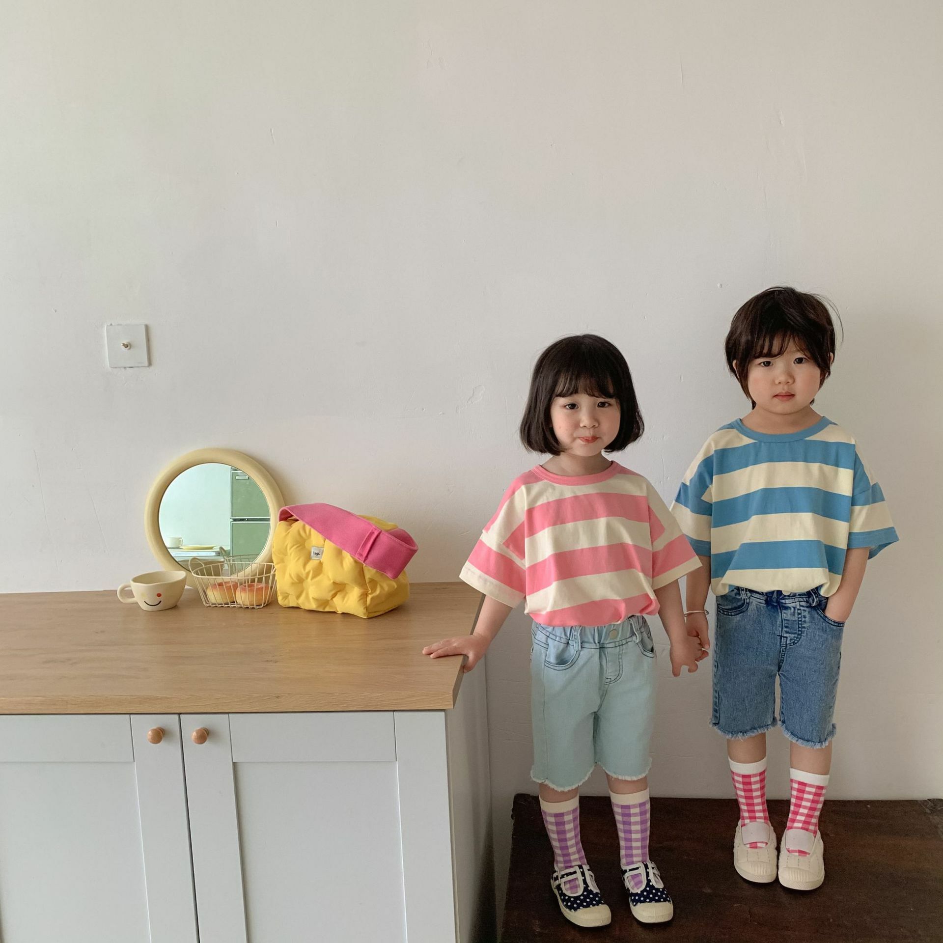 25 夏 韓版繽紛條紋上衣(兩色)